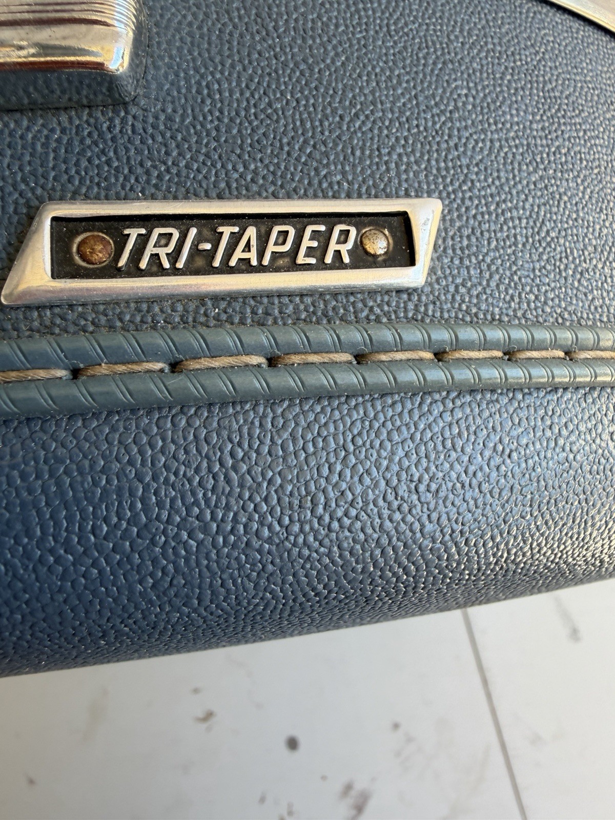 Vintage Blue American Tourister Tri-Taper Round Hat Box Suitcase WITH KEY!!