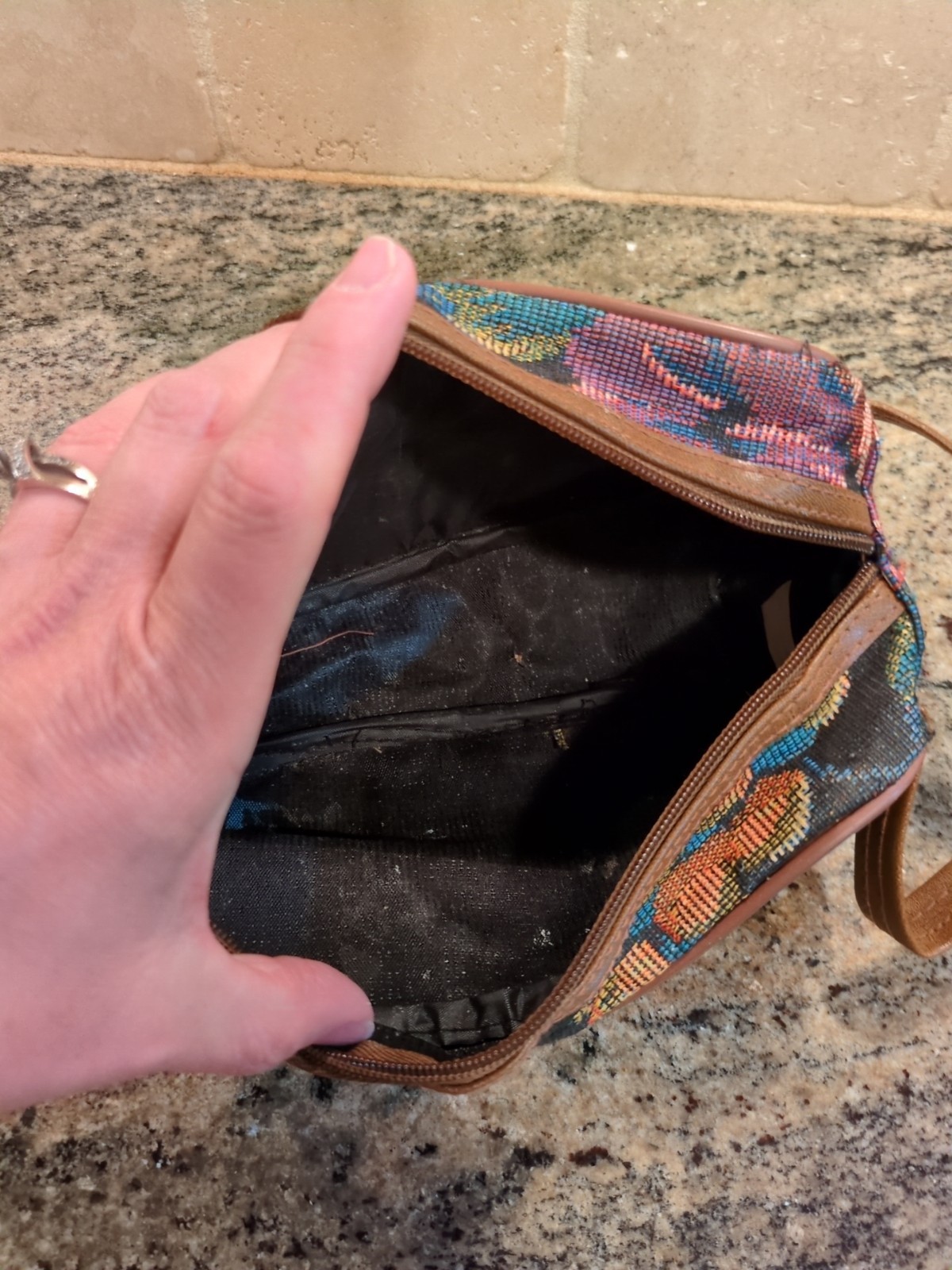 Vintage Topps Floral Tapestry Travel Accessories Bag