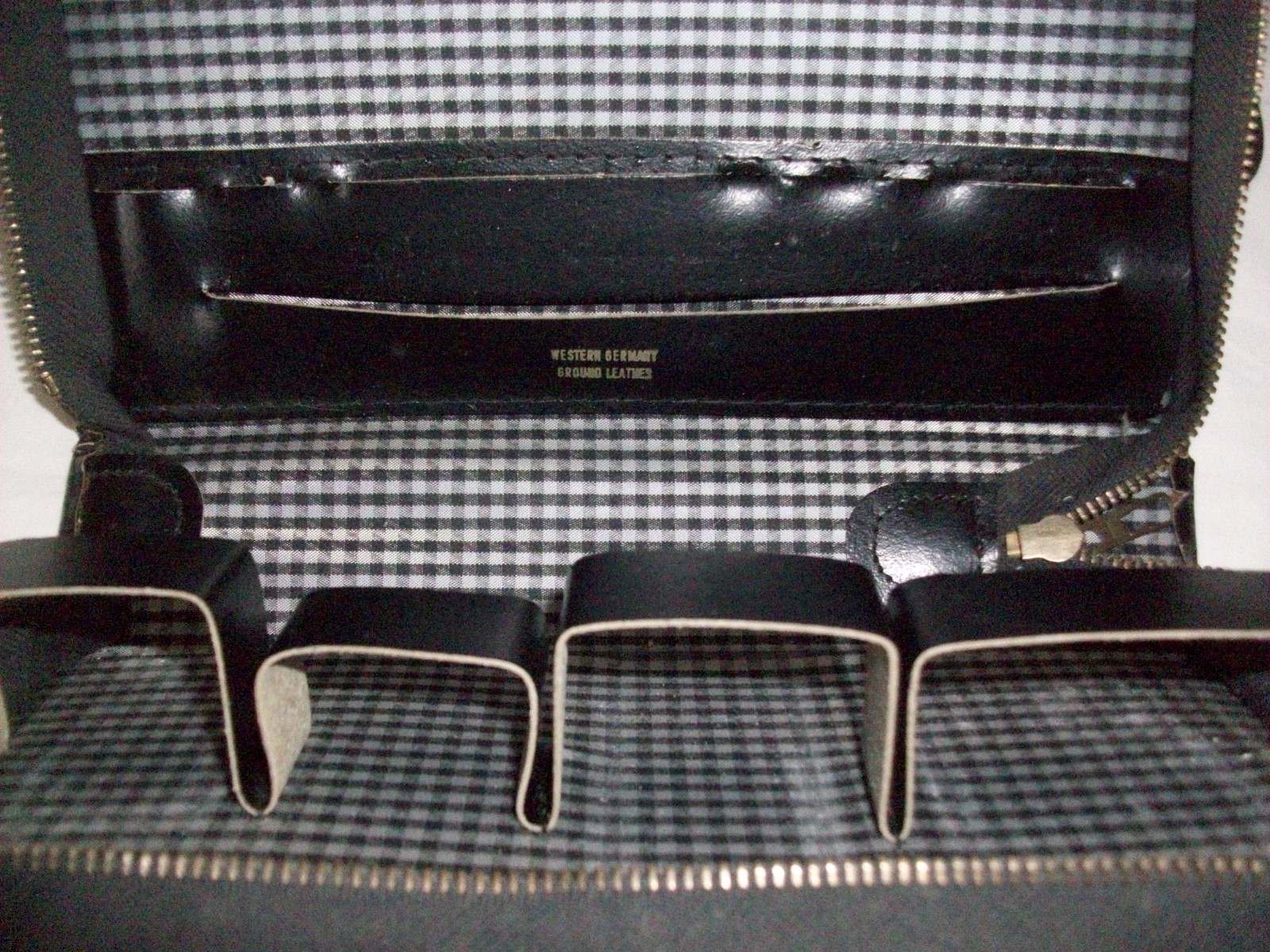 VINTAGE MEN’S ZIPPERED TRAVEL CASE GENUINE LEEATHER WESTERN GERMANY