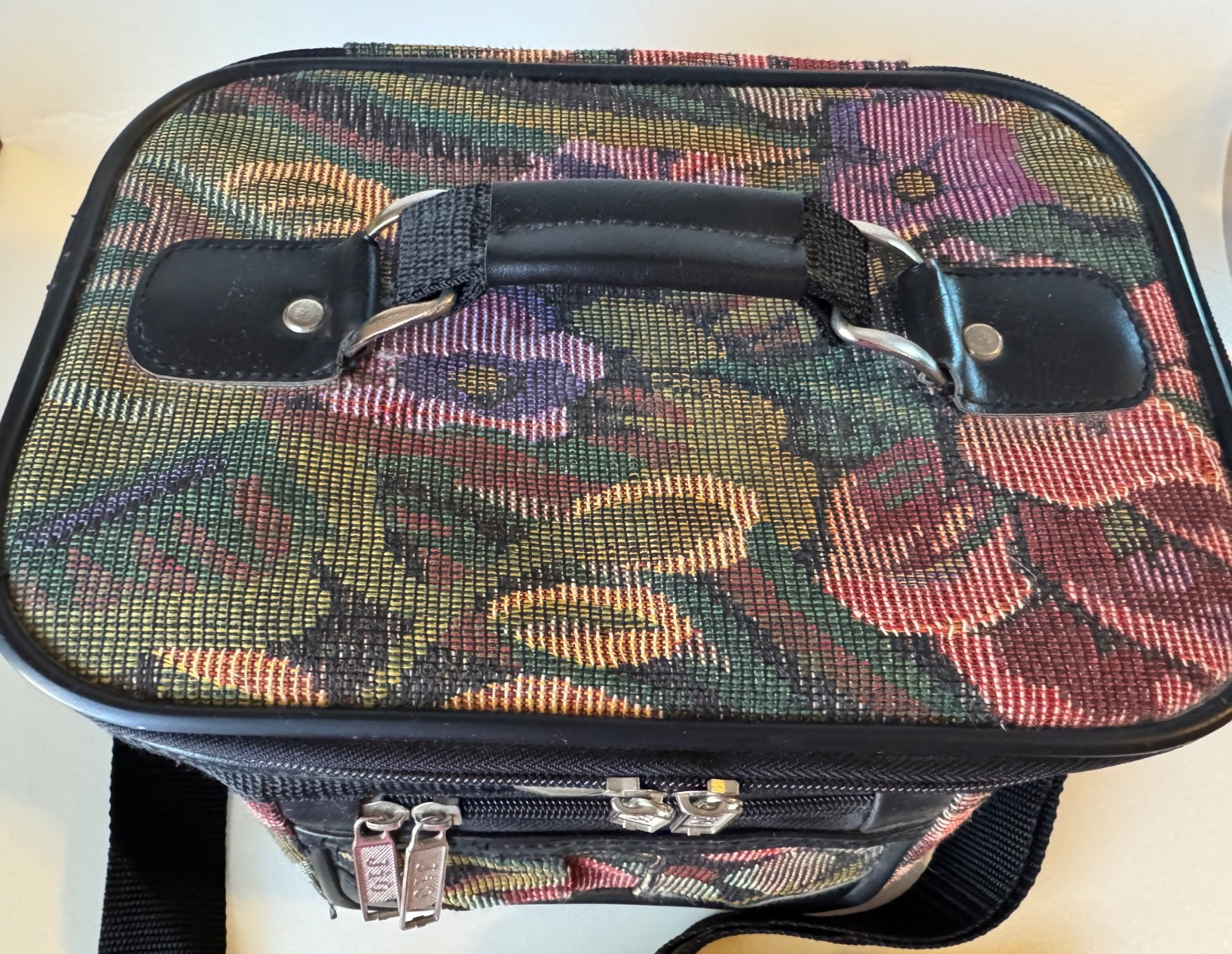 1980s Jio Tapestry Travel Makeup Train Case W/ Adjustable Strap Floral Pattern