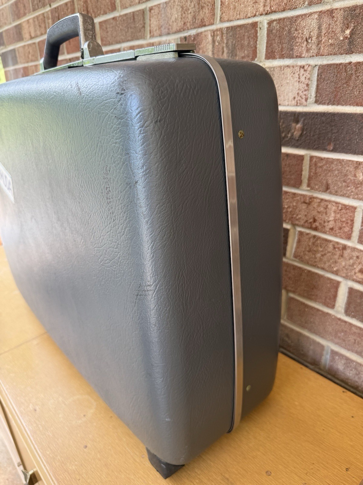 🍊Vintage 1960s American Tourister Tiara Hardshell Luggage Suitcase w/ Wheels!
