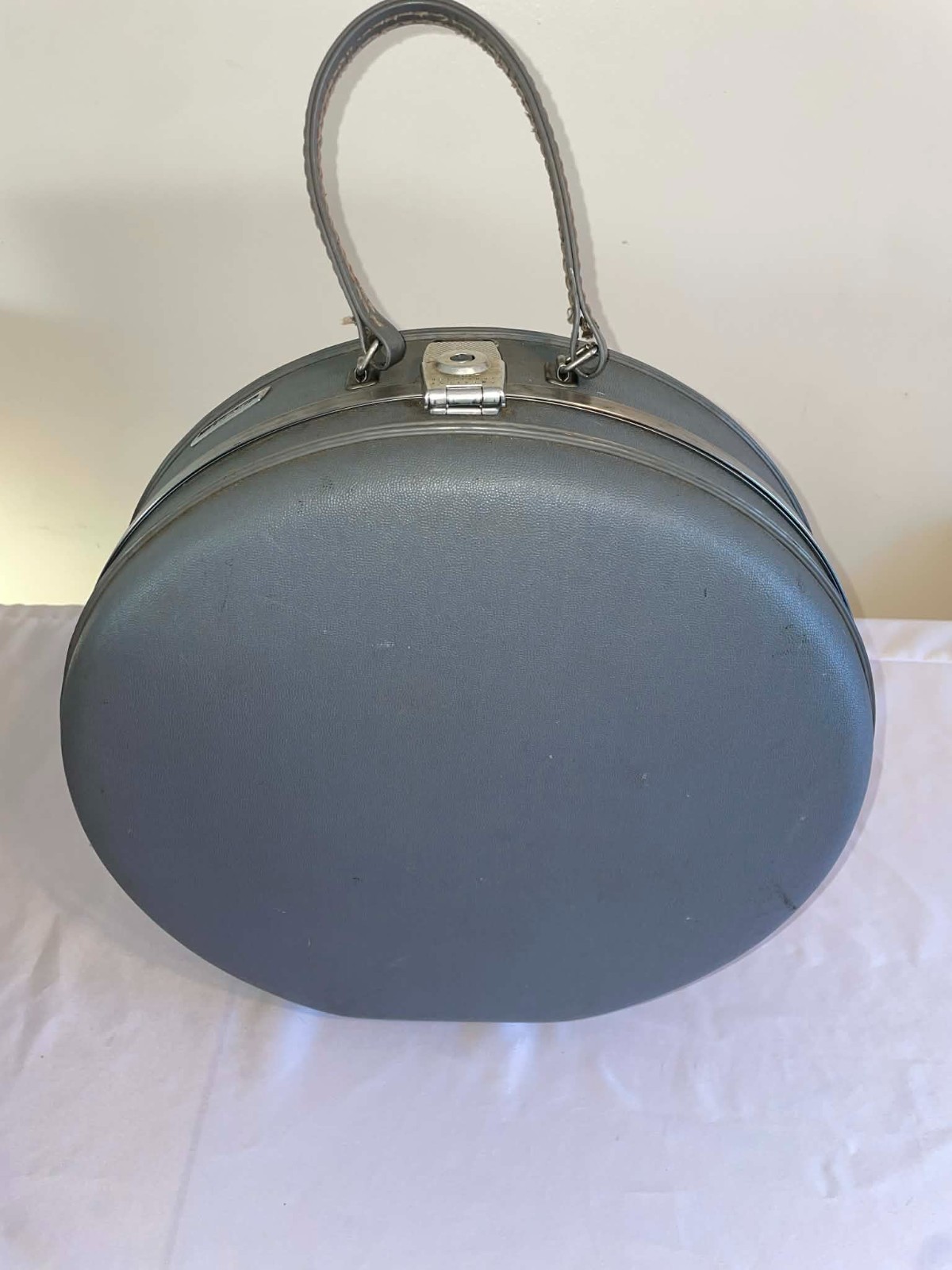 VINTAGE AMERICAN TOURISTER TIARA BLUE-GRAY ROUND HAT HARD CASE SUITCASE LUGGAGE