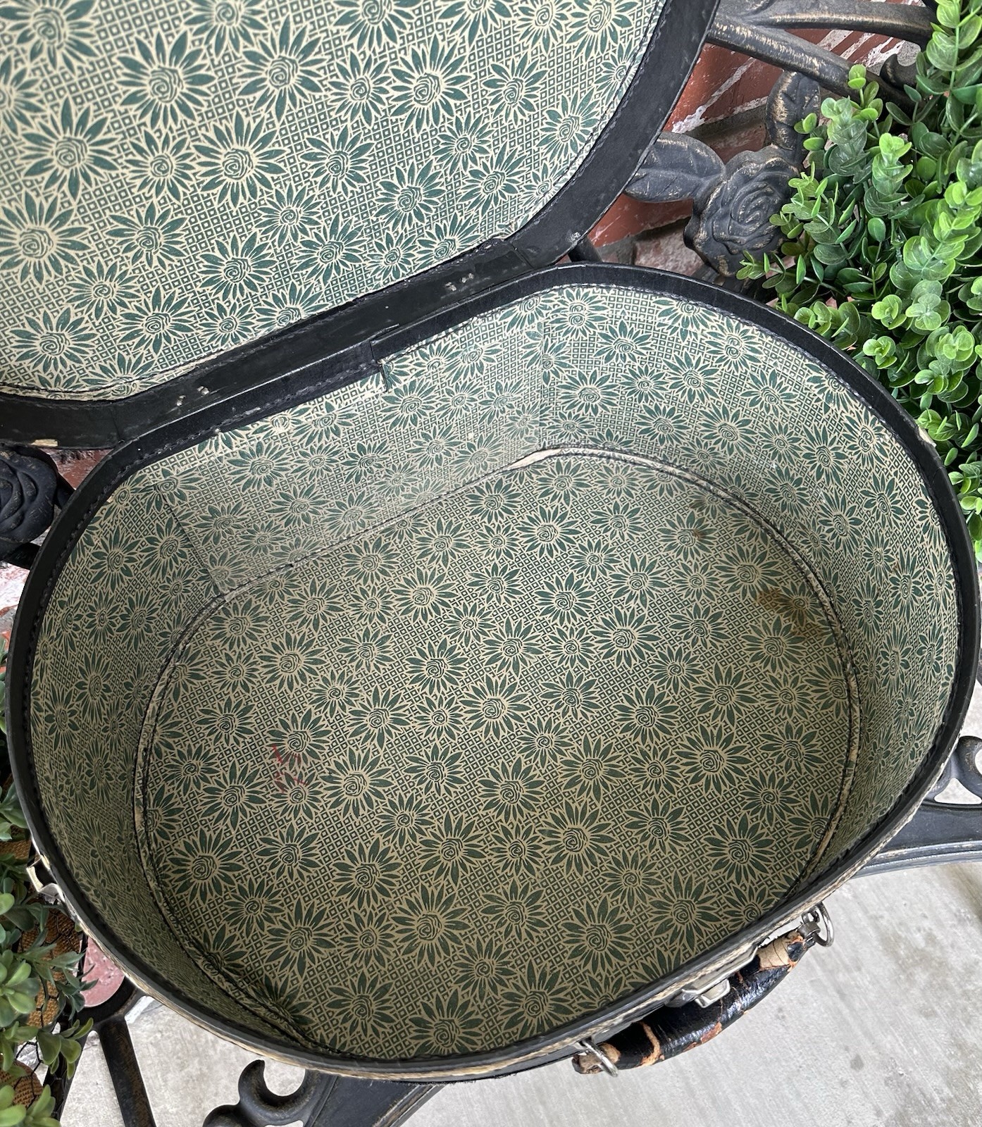 Vintage Hat Box Luggage; Black W/Green Floral Inter; Leathr Hndl/Slvrtone Clasps