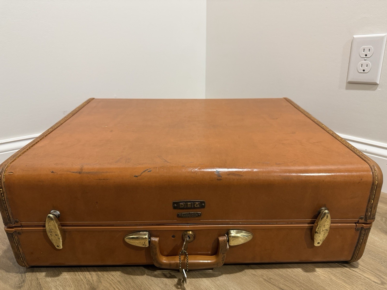 Vintage 1950’S Samsonite 4637 Luggage Suitcase – Leather Brown – Owned By CEO