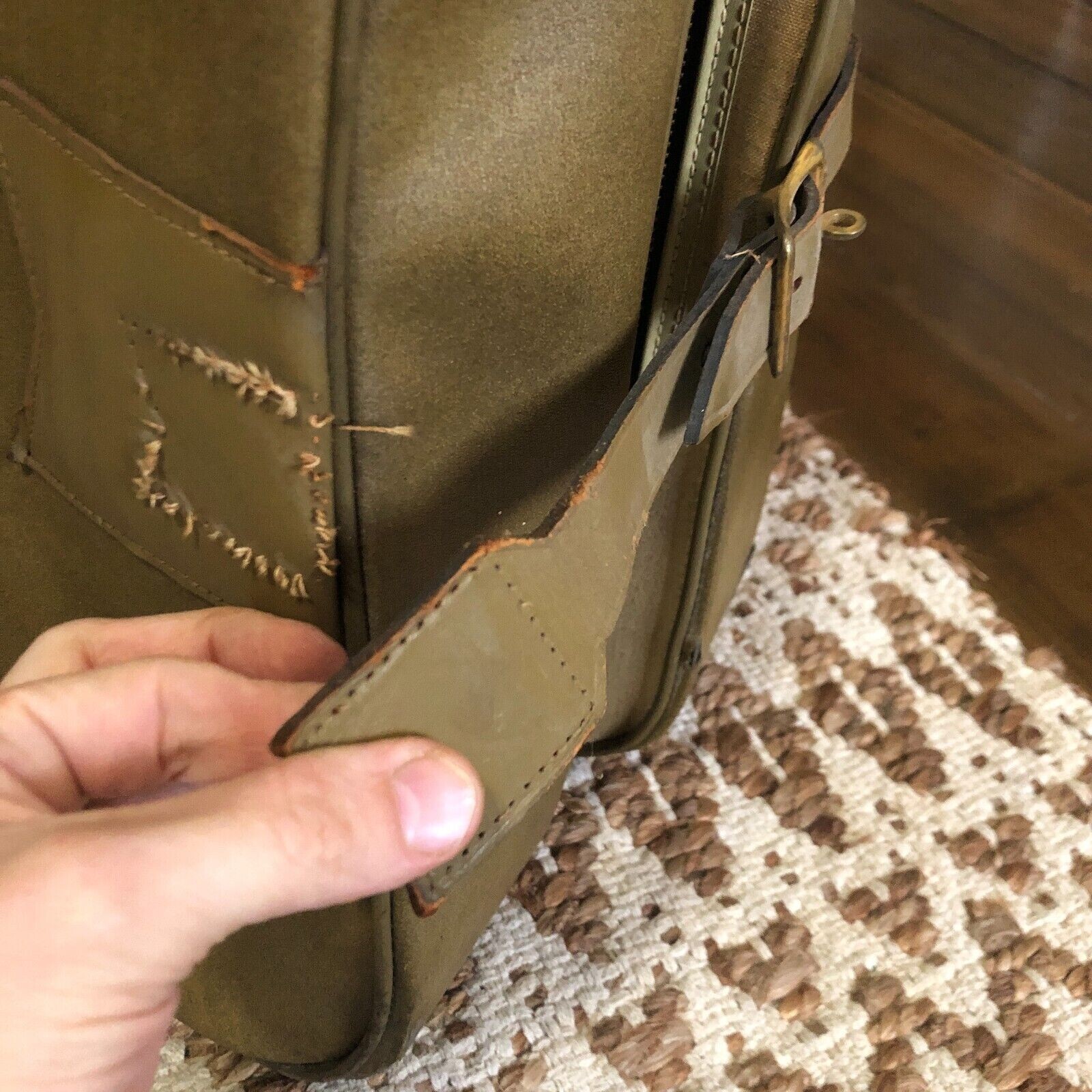 Vintage RARE Lark Luggage/Suitcase for Women 1950s