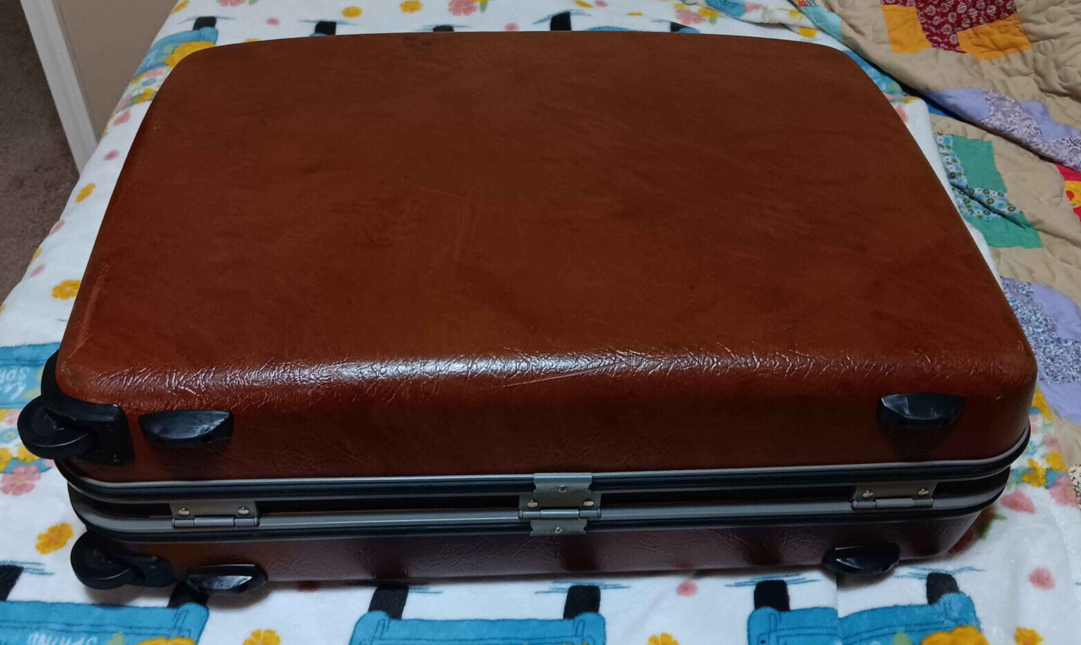 Vintage Samsonite Silhouette Hardside 25” Burgandy Wheeled Suitcase Luggage