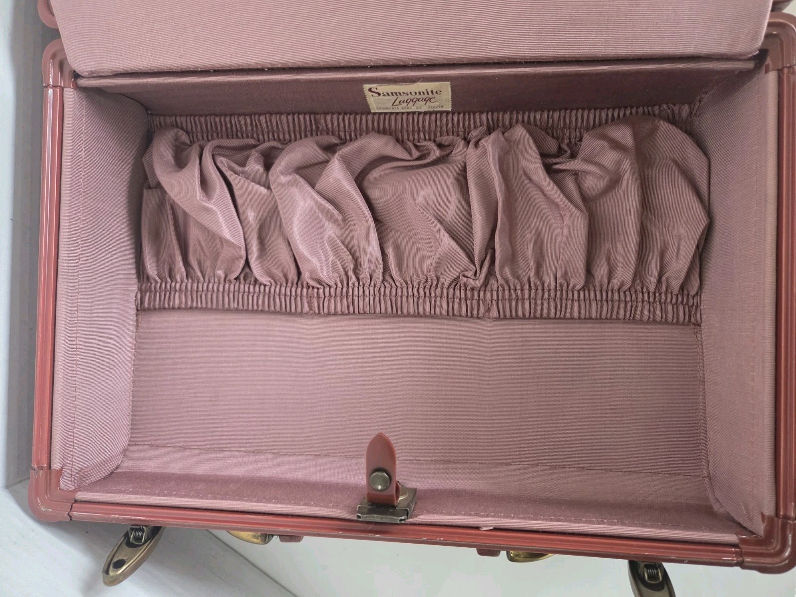 1950s Samsonite Shwayder Bros Suitcase Overnighter Style 4915 Saddle Brown