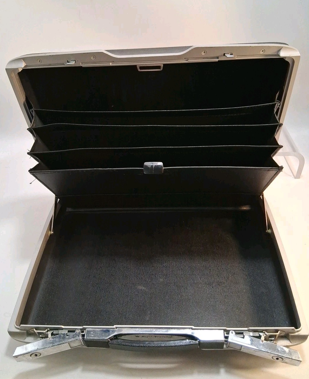 Vtg Royal Traveller Black Hard Shell Briefcase No Key Read Description Look