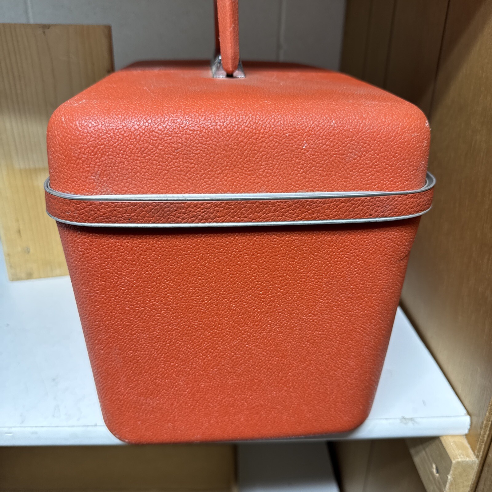 VTG Orange Oshkosh Medium Train Case W/ Insert Hard Plastic Suitcase Luggage