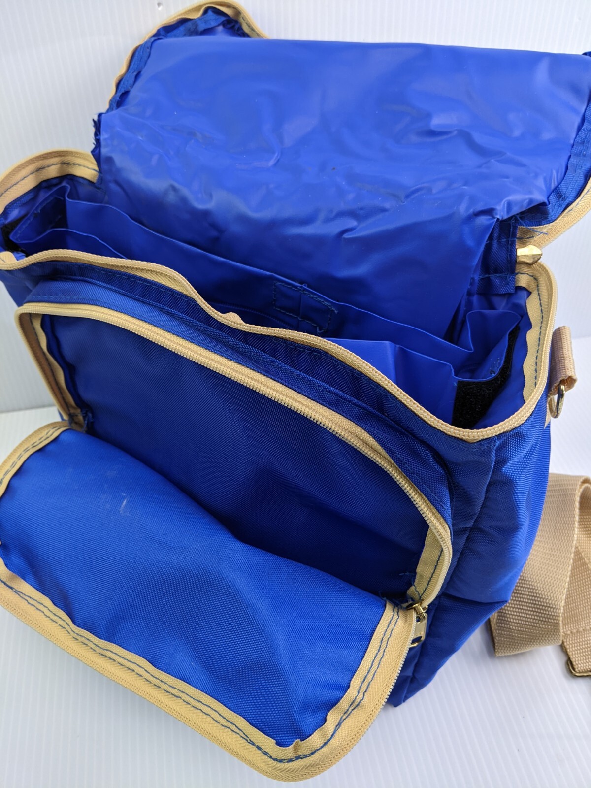Vintage Carry-on travel bag Mobil Oil logo 1970s Insulated Blue 10″x12″x8″