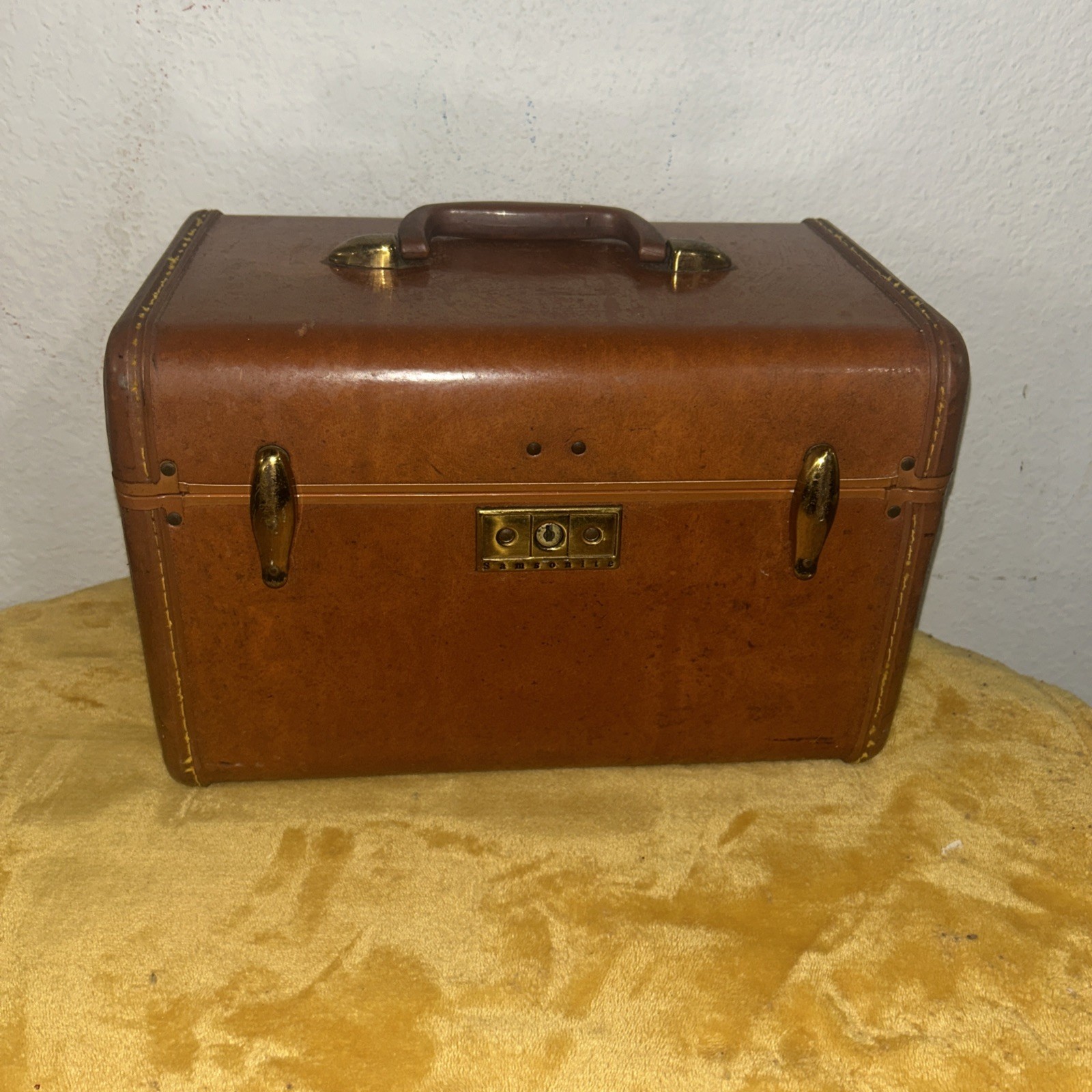 VTG 1950’s Samsonite Streamlite Train Case Saddle Tan Makeup Vanity No Key