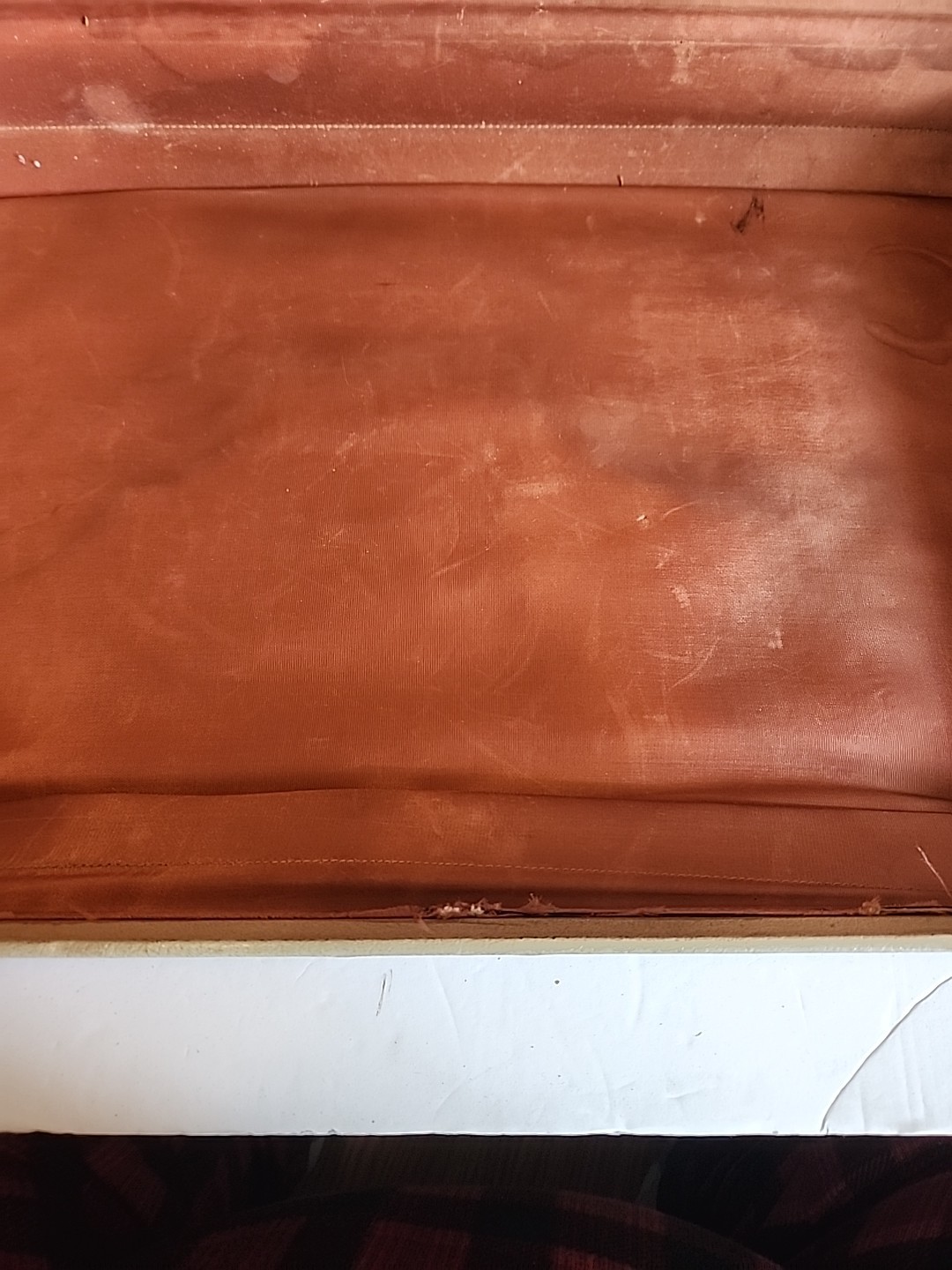 Vntg Suitcase Hardshell 50s/60s Beige W/Keys Non Working Locks 21×13.5 Pics/Desc