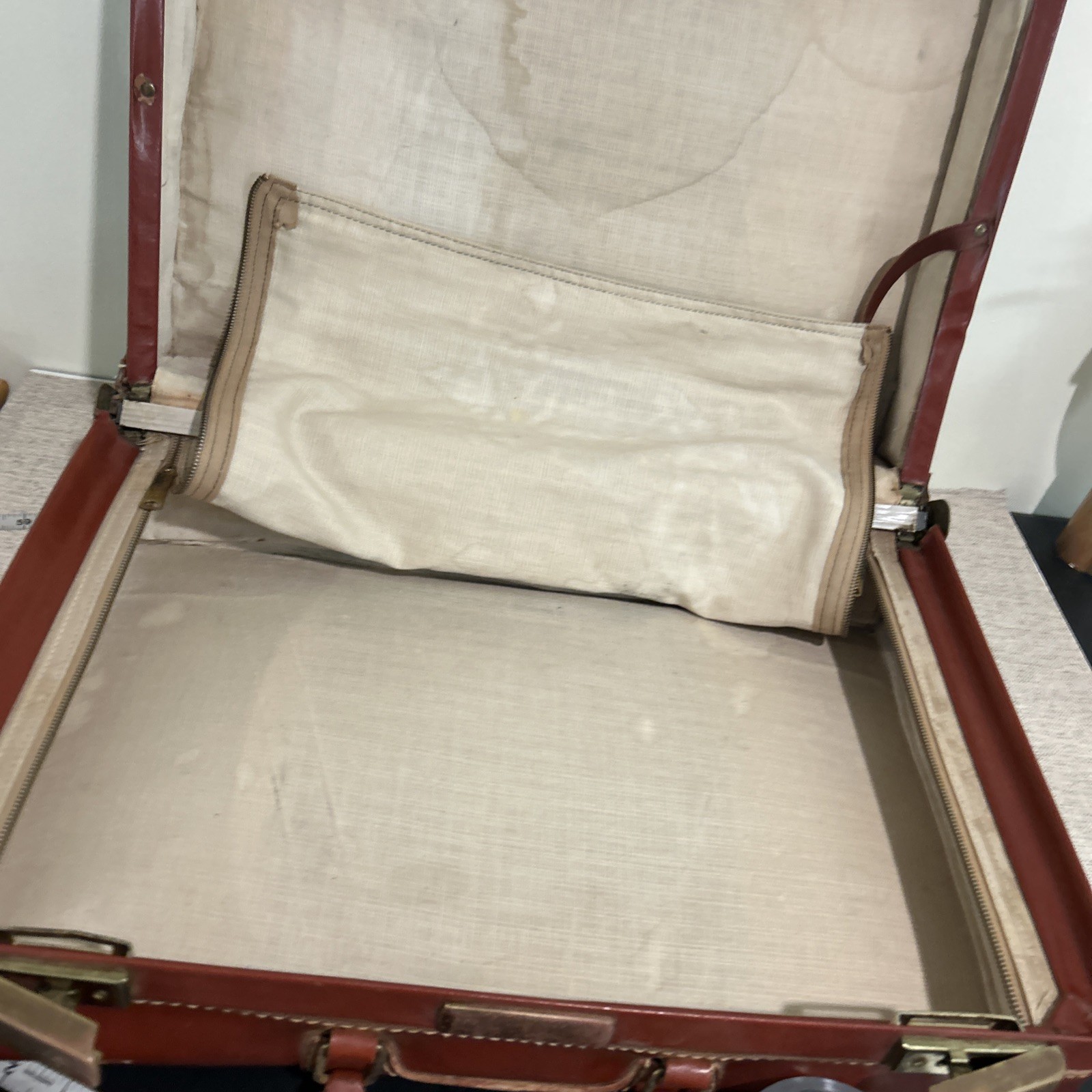 VTG Towne Leather Cowhide Brown Luggage Suitcase NO Key 21x15x6.5
