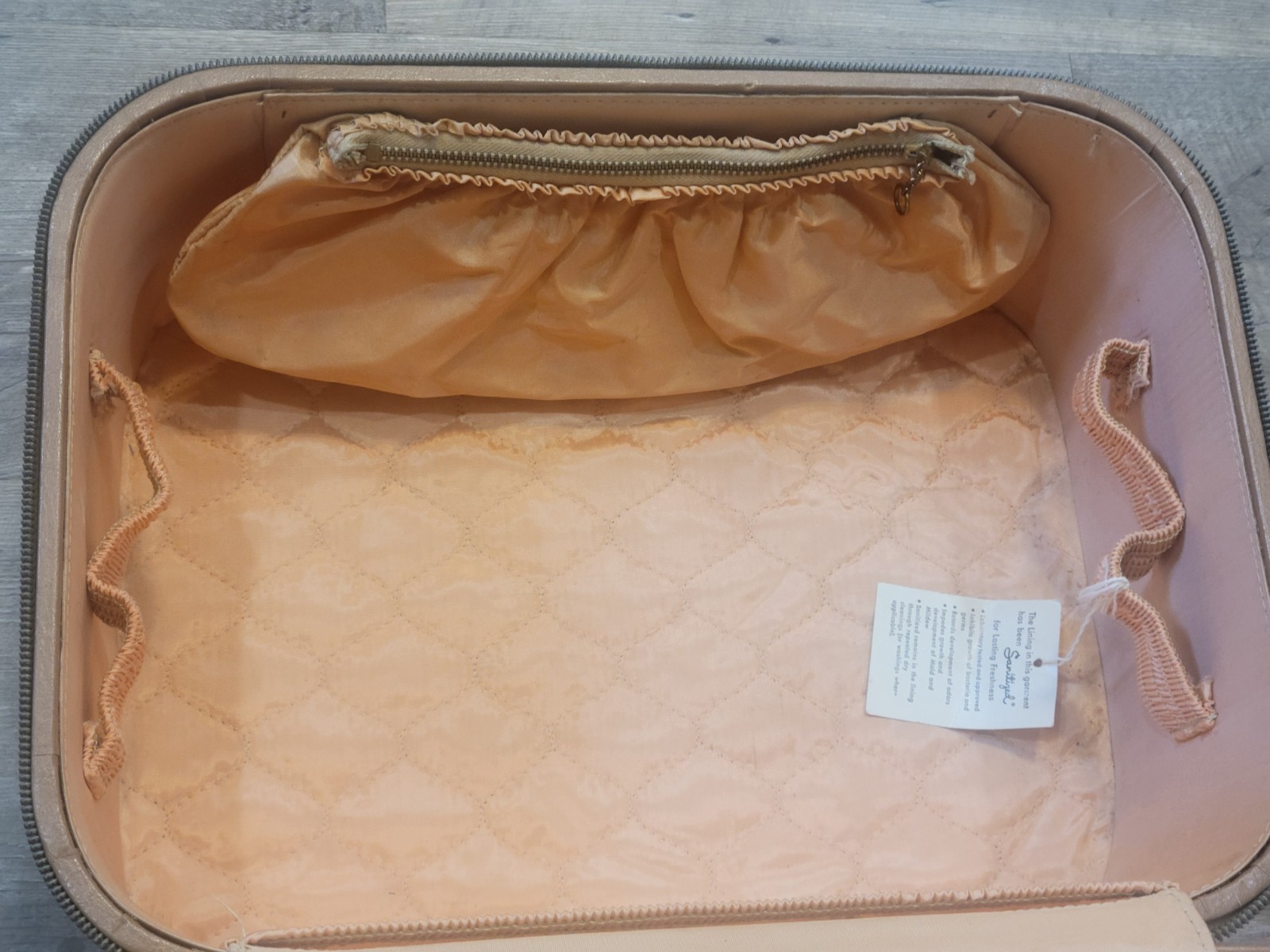 Vintage Towne Tan Carry-on Luggage Bag Travel Carry On Suitcase