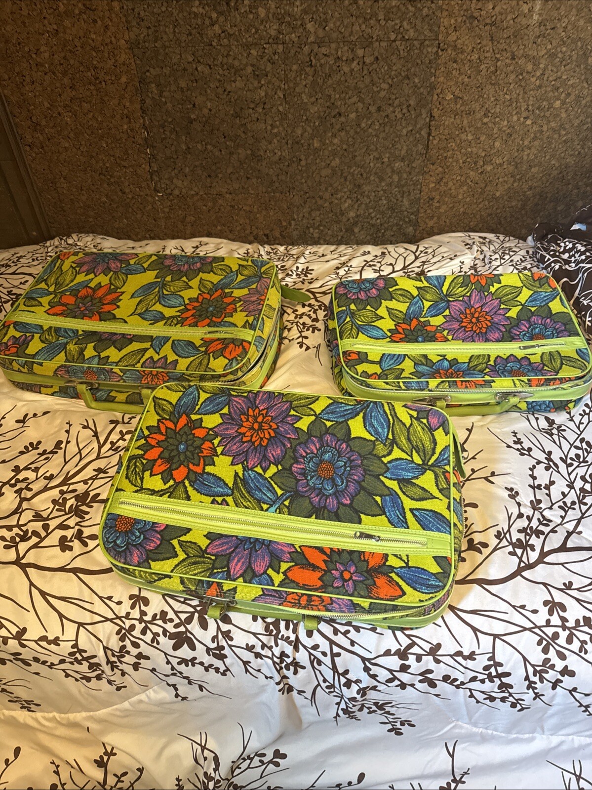Vintage Strato Lite Green Suitcase Set Mint Condition