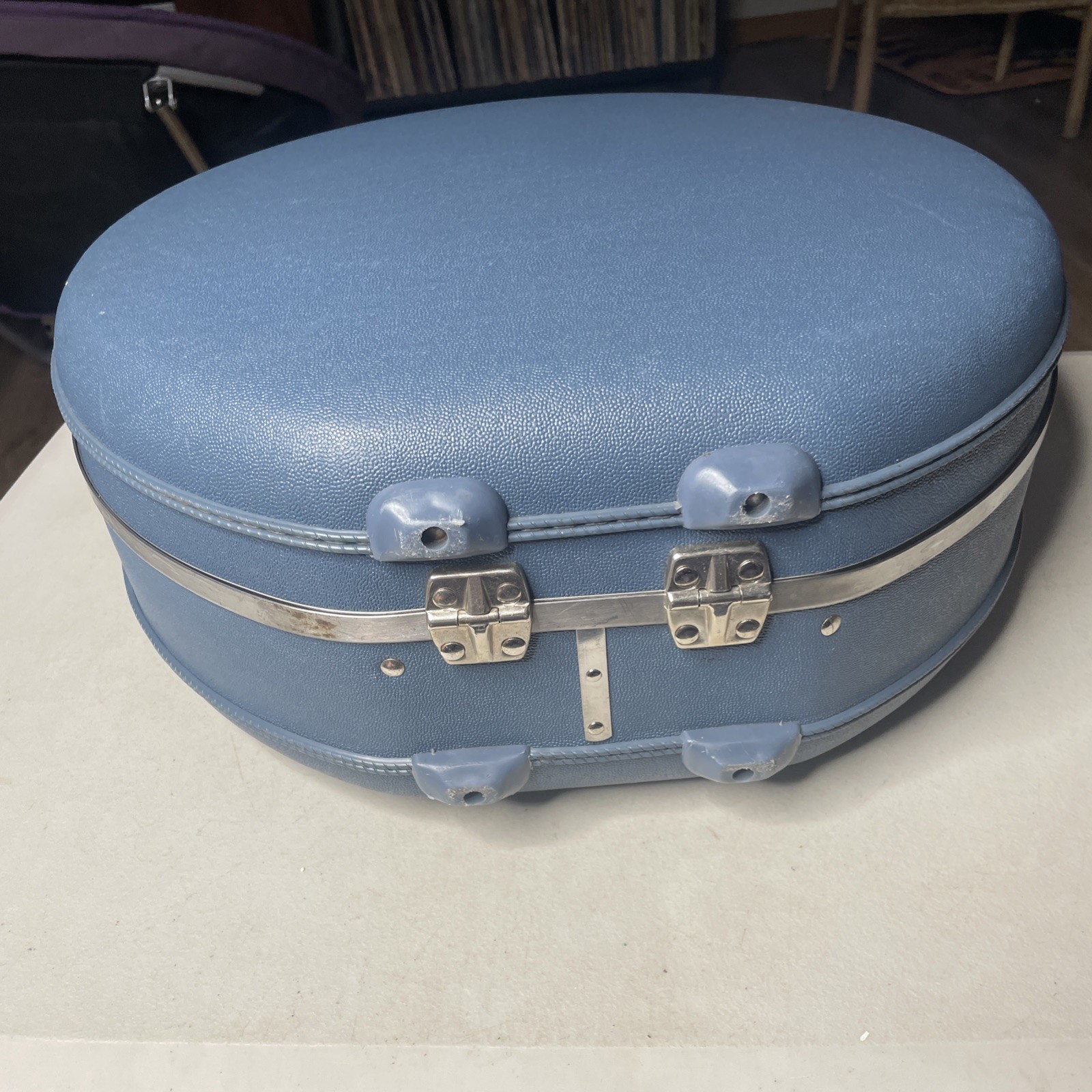 VTG AMERICAN TOURISTER TIARA BLUE ROUND HAT HARD CASE SUITCASE LUGGAGE FLORAL IN
