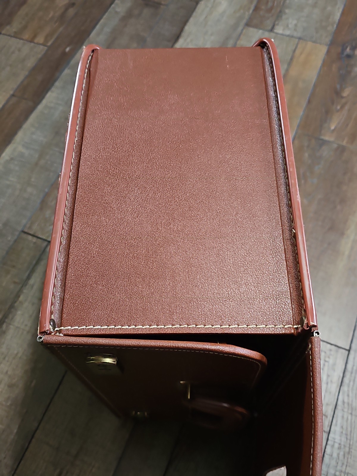 Vintage Train Case Or Possibly Salesmans Briefcase. With Two Sided Card Holder?