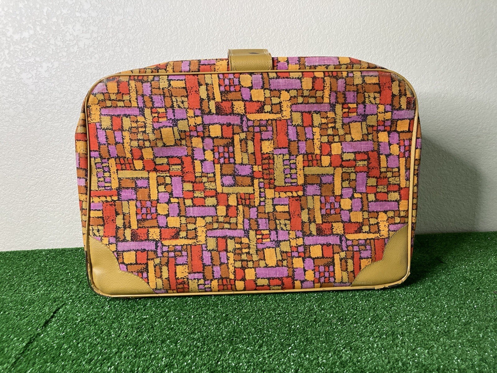 vintage retro luggage multicolor penguin travelers