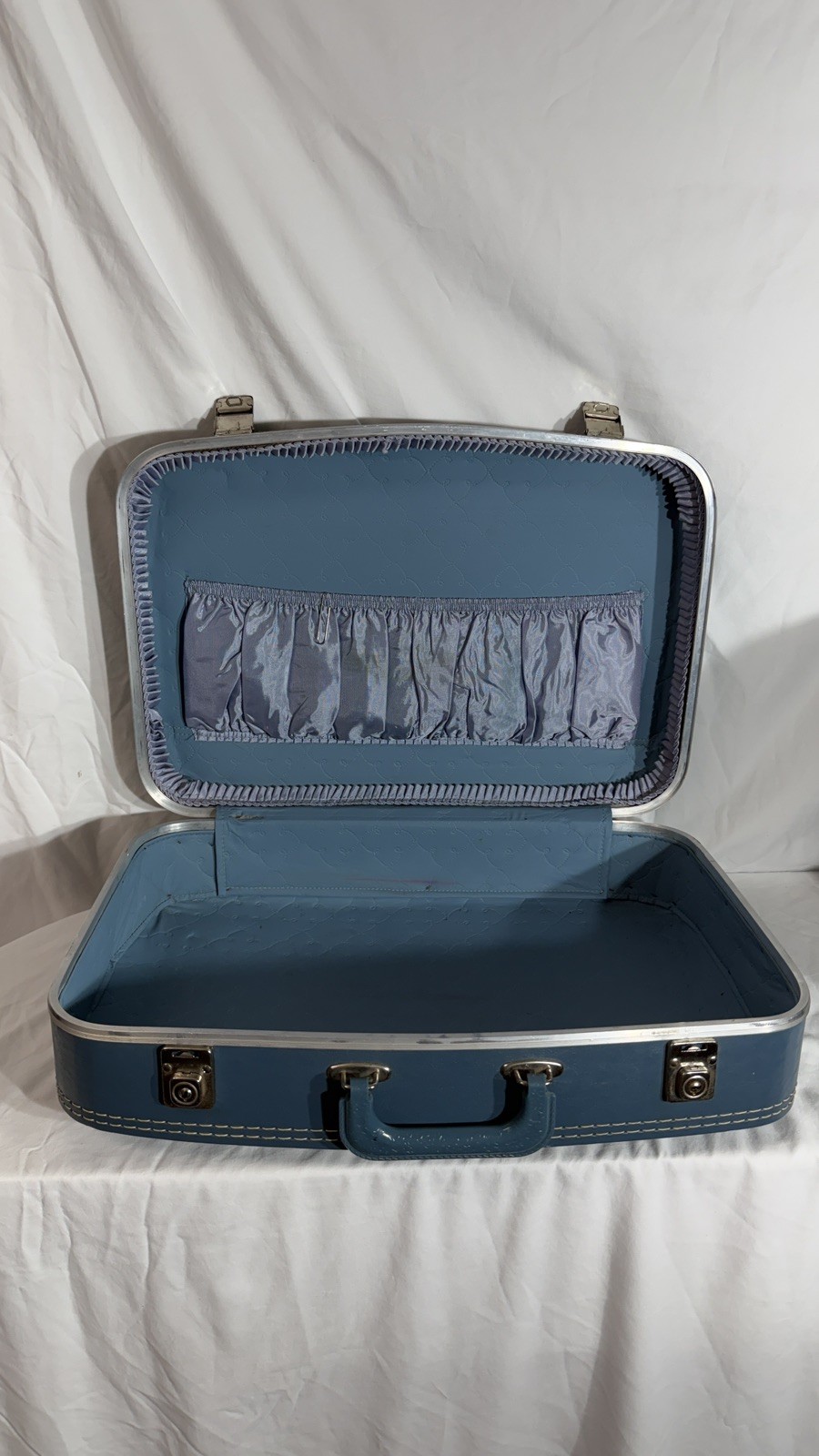 Vintage Mid-Century 3-Piece Luggage Hard Shell Suitcase Set In Blue (no key)
