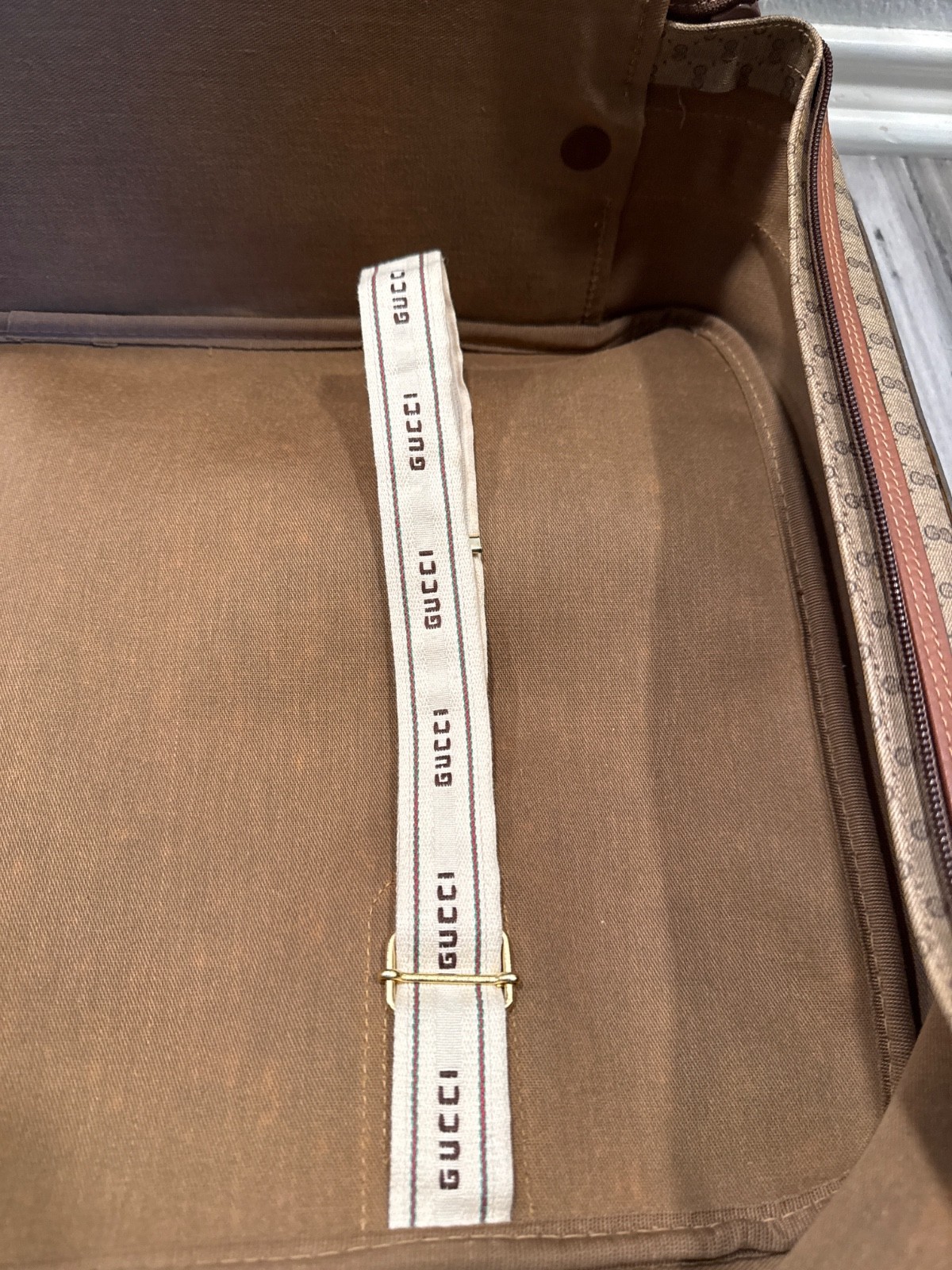 vintage gucci luggage travel