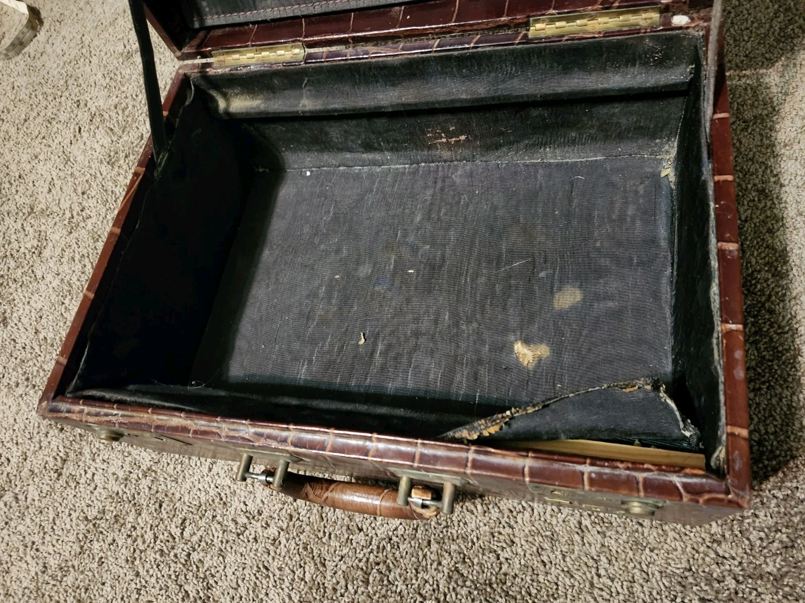Antique Alligator Suitcase Luggage Overnight Travel Case Brown 15x11x6 USA