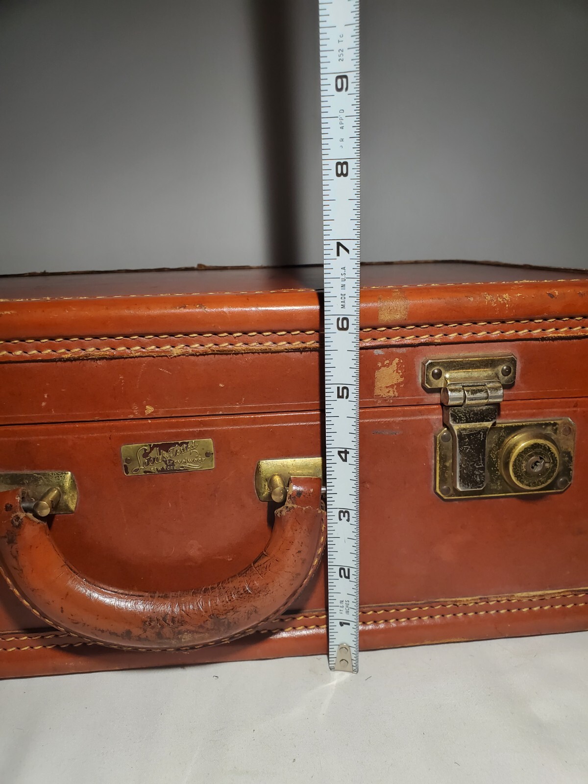 Vintage Leed’s Travelwear Leather Wrapped Wooded Suitcase – 18x13x6.5