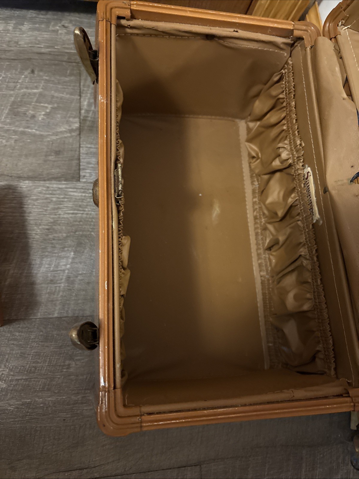 Samsonite Shwayder Bros Brown Train Case #4612 – 1950’s – Tray Mirror No Key