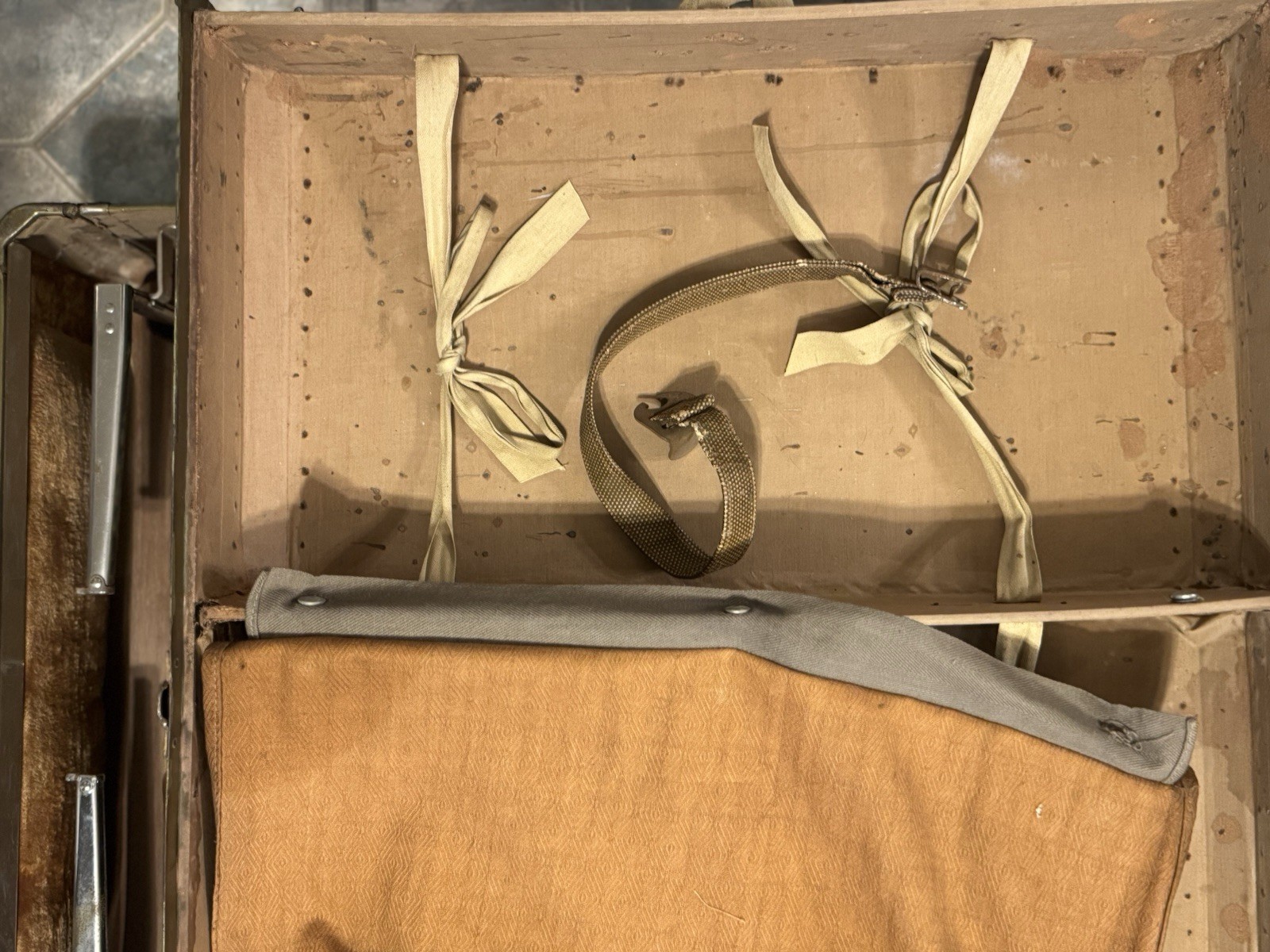 vintage luggage 1900 Hanging Section Very Nice