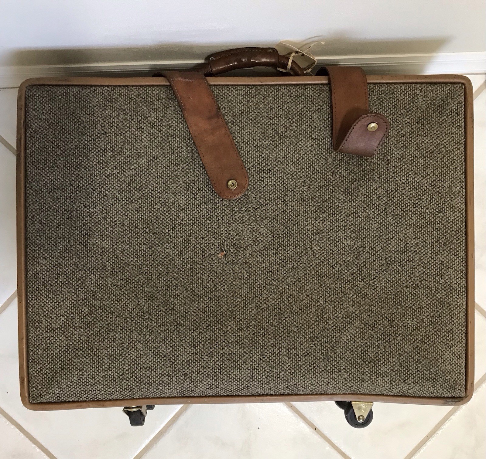 Vintage HARTMANN LUGGAGE Tweed with Leather Suitcase 24”X 19”X 7” READ