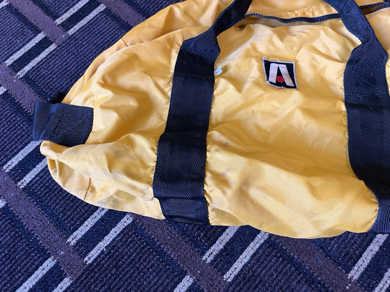 Vintage Academy Broadway Yellow / Gold Duffel Bag Gym 80’s RARE COLOR – 639
