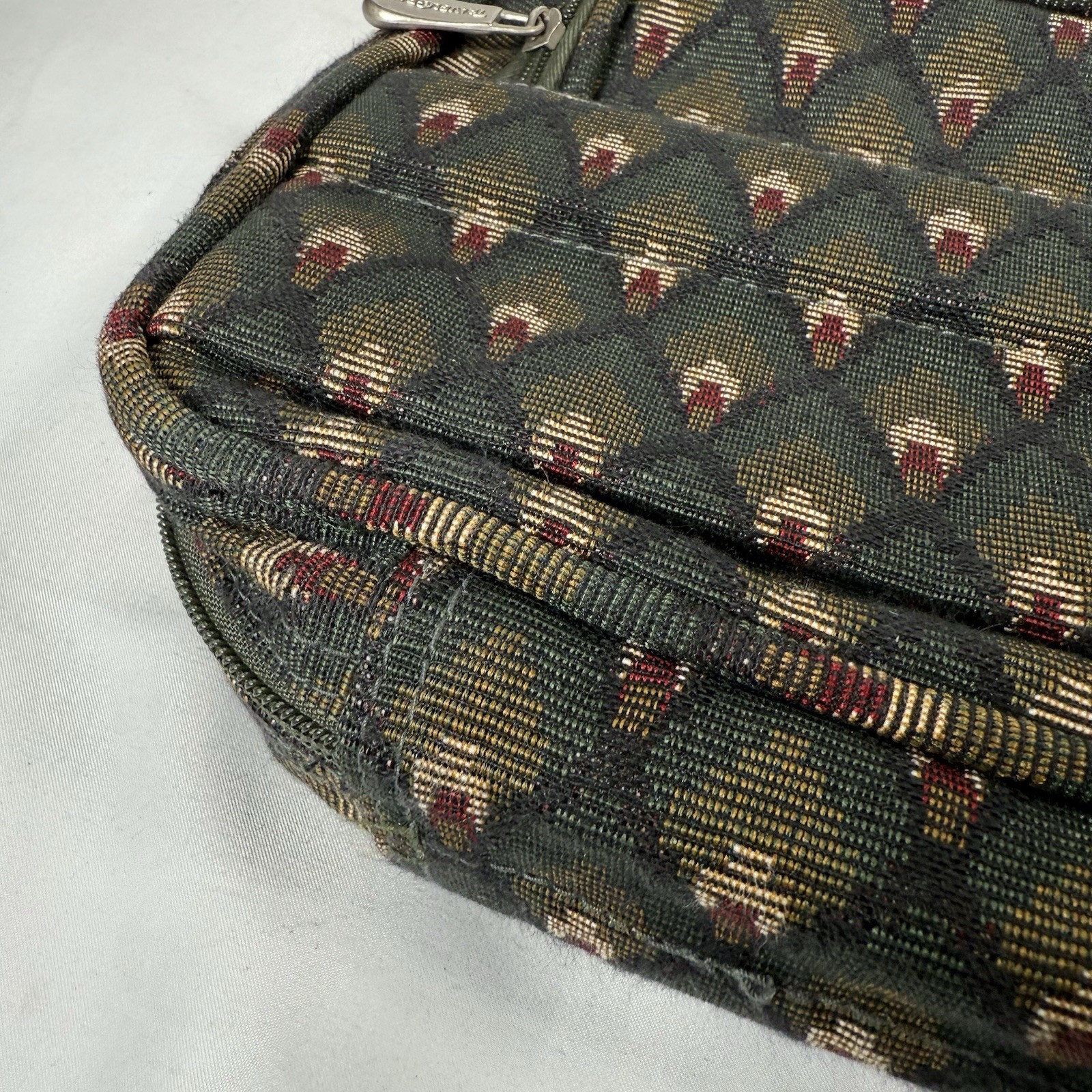 Vintage 90’s Y2K Travel Gear Luggage Hanging Toiletry Bag Peacock Feather Design