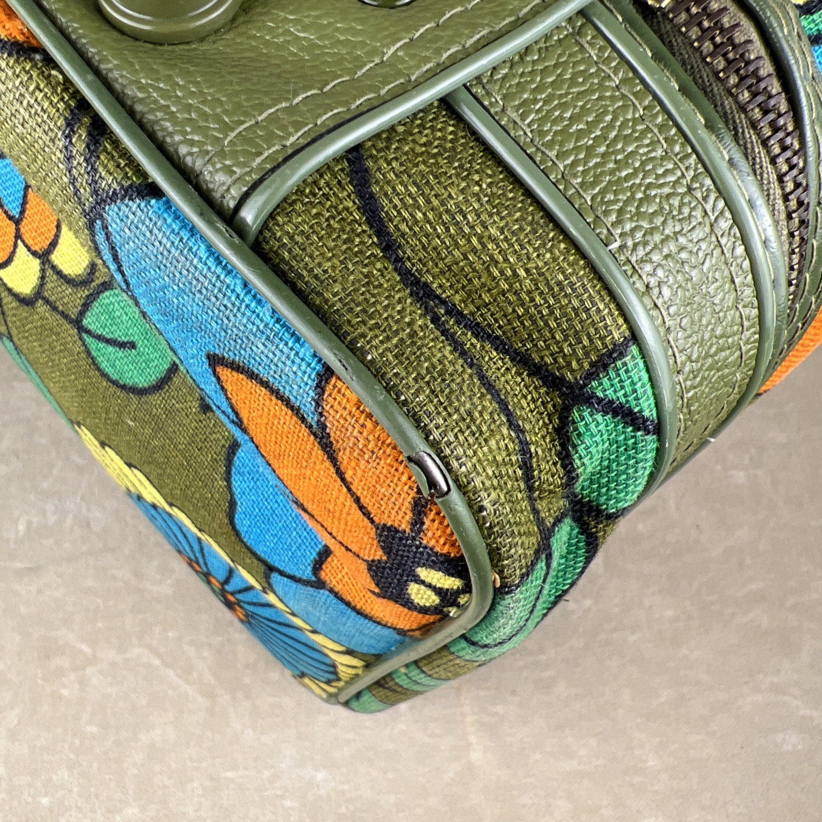 Vintage 1960s Bantam Floral Suitcase Mini Overnight Carry On Mod Flower Power