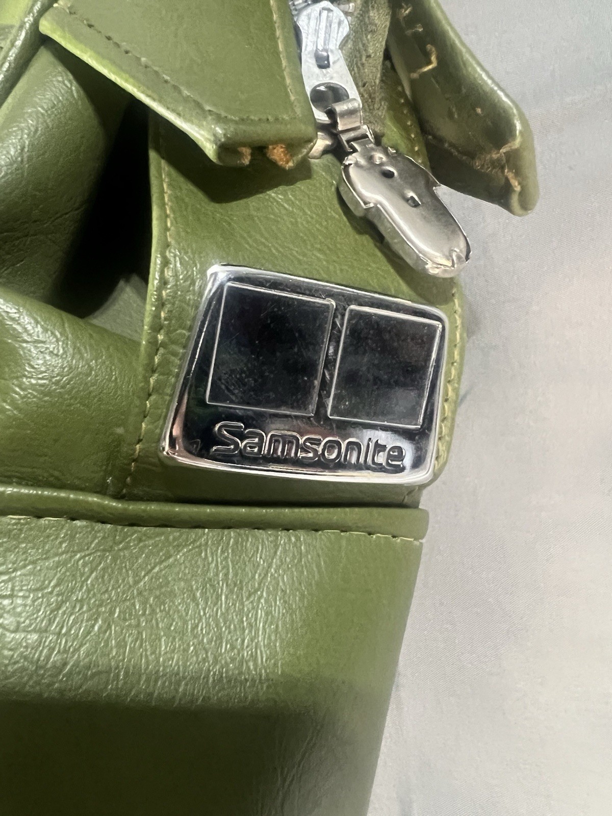 Vintage Samsonite Silhouette Denver, CO Green Zipper Carry-on Train Bag Handles
