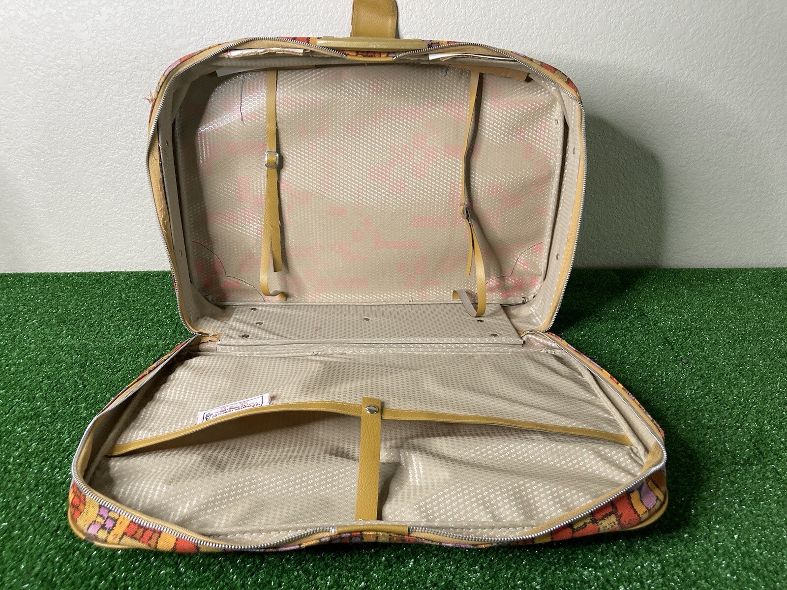 vintage retro luggage multicolor penguin travelers