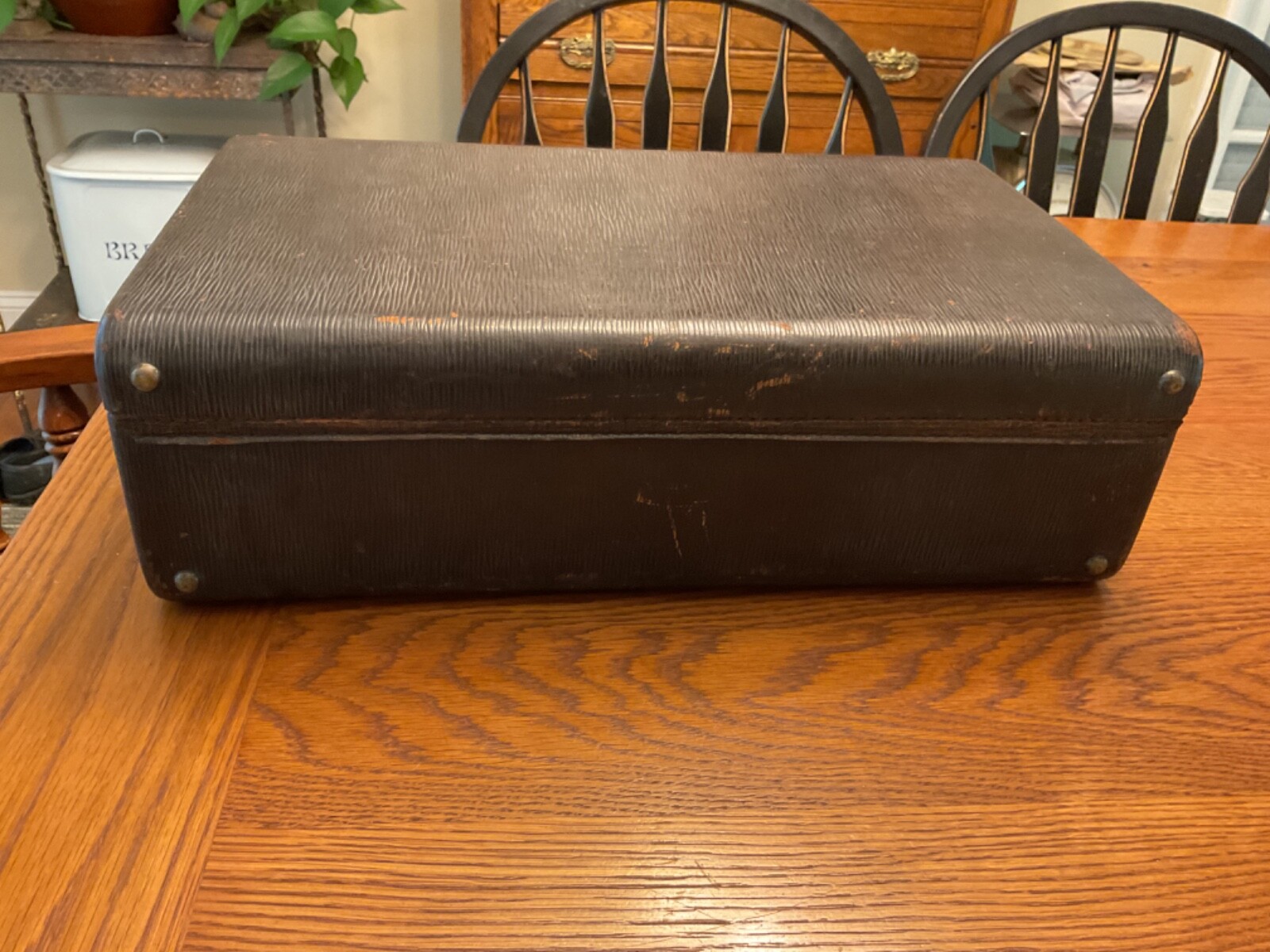 VTG 19.5x12x6″ Vanity Suitcase w/Accessories and KEYS