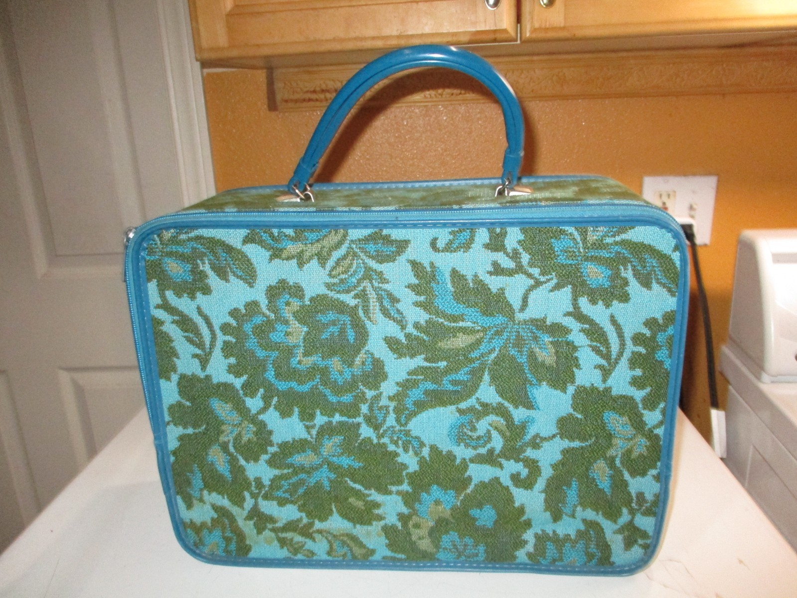 VTG Tapestry Suitcase Overnight Bag Turquosie & Green Floral Avon 60s