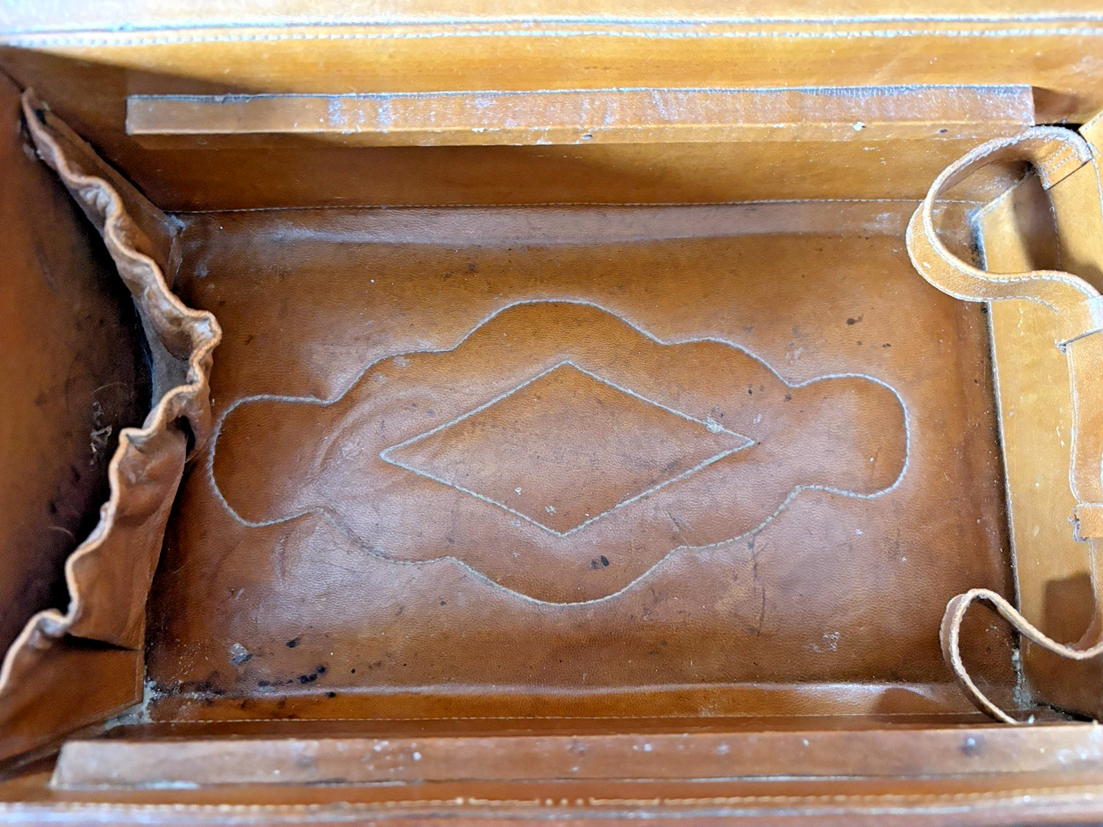 Vintage Hand Tooled Floral Leather Train Case Brass Hardware by Flores’ Mexico