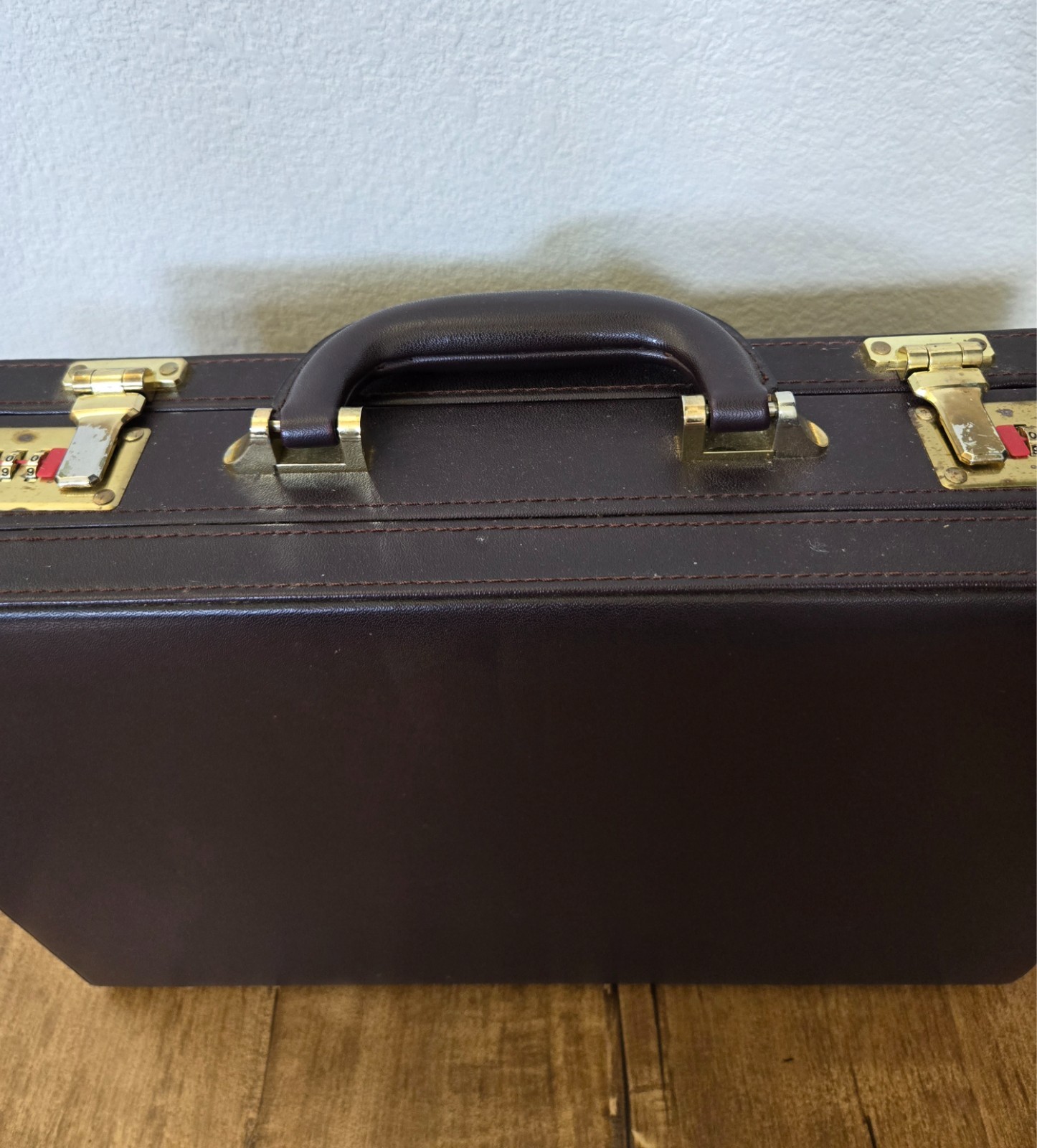 Vintage Briefcase Hard Shell Brown Leather/Faux Leather Material Unlocked