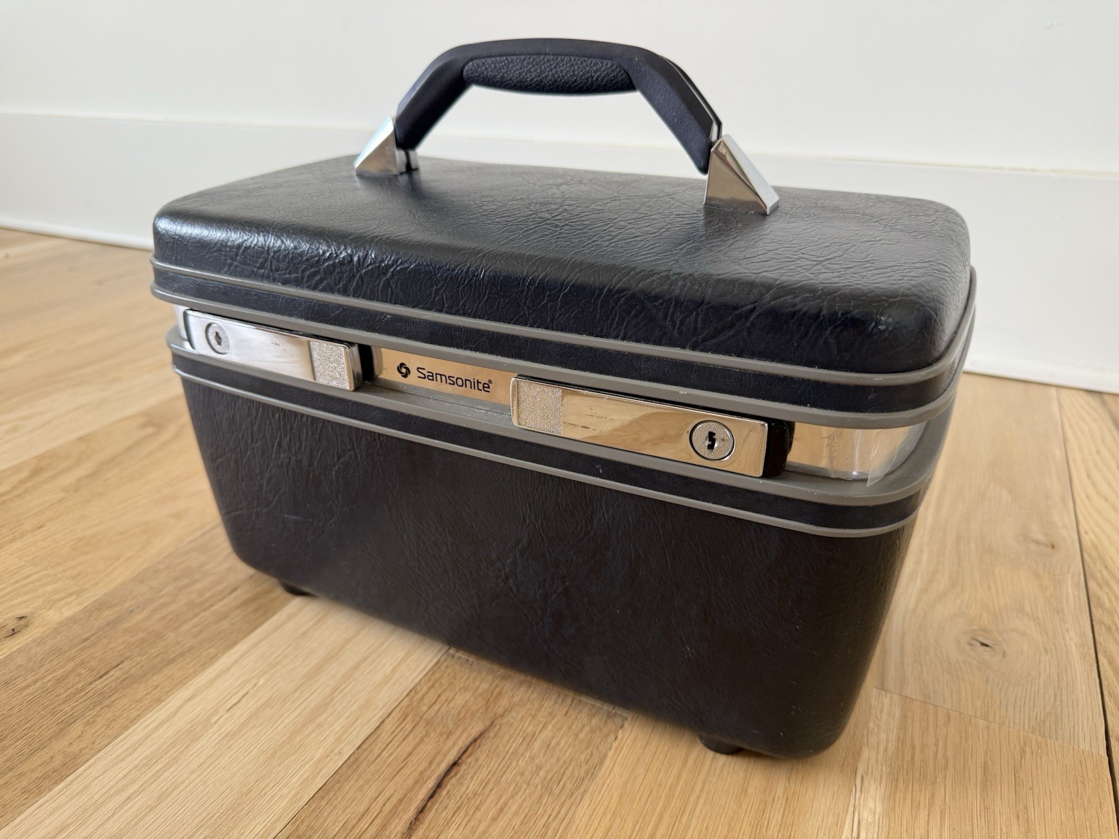 Vintage Samsonite Profile II Navy Blue Make-Up/Train Case Hard Luggage Suitcase