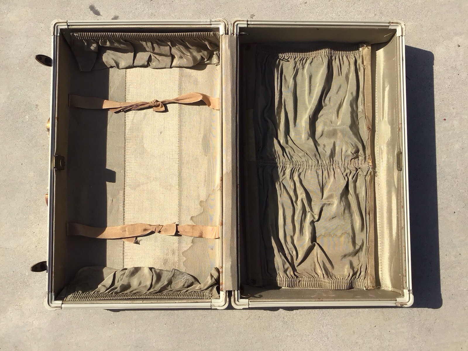 Vintage 1950’s Samsonite Shwayder Brothers Marble Cream Suitcase Luggage