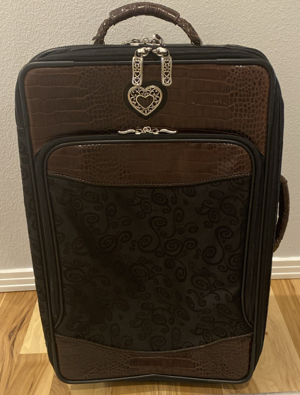 Brighton 22″ Black Brown Croc Rolling Carry On Luggage