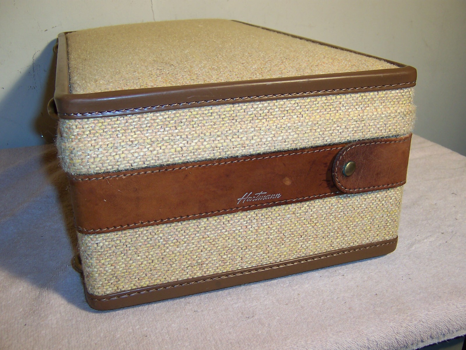 Vintage Original Hartmann Gold Tweed Suitcase Luggage Leather Handles 1 of 2 Key