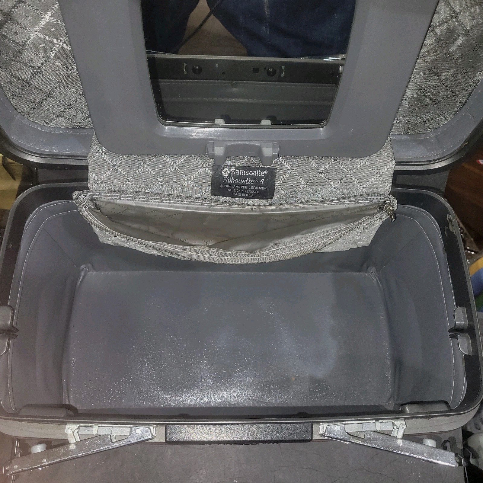 Vintage 1987 Samsonite Silhouette 4 Train Case Makeup Cosmetic Case With Tray.