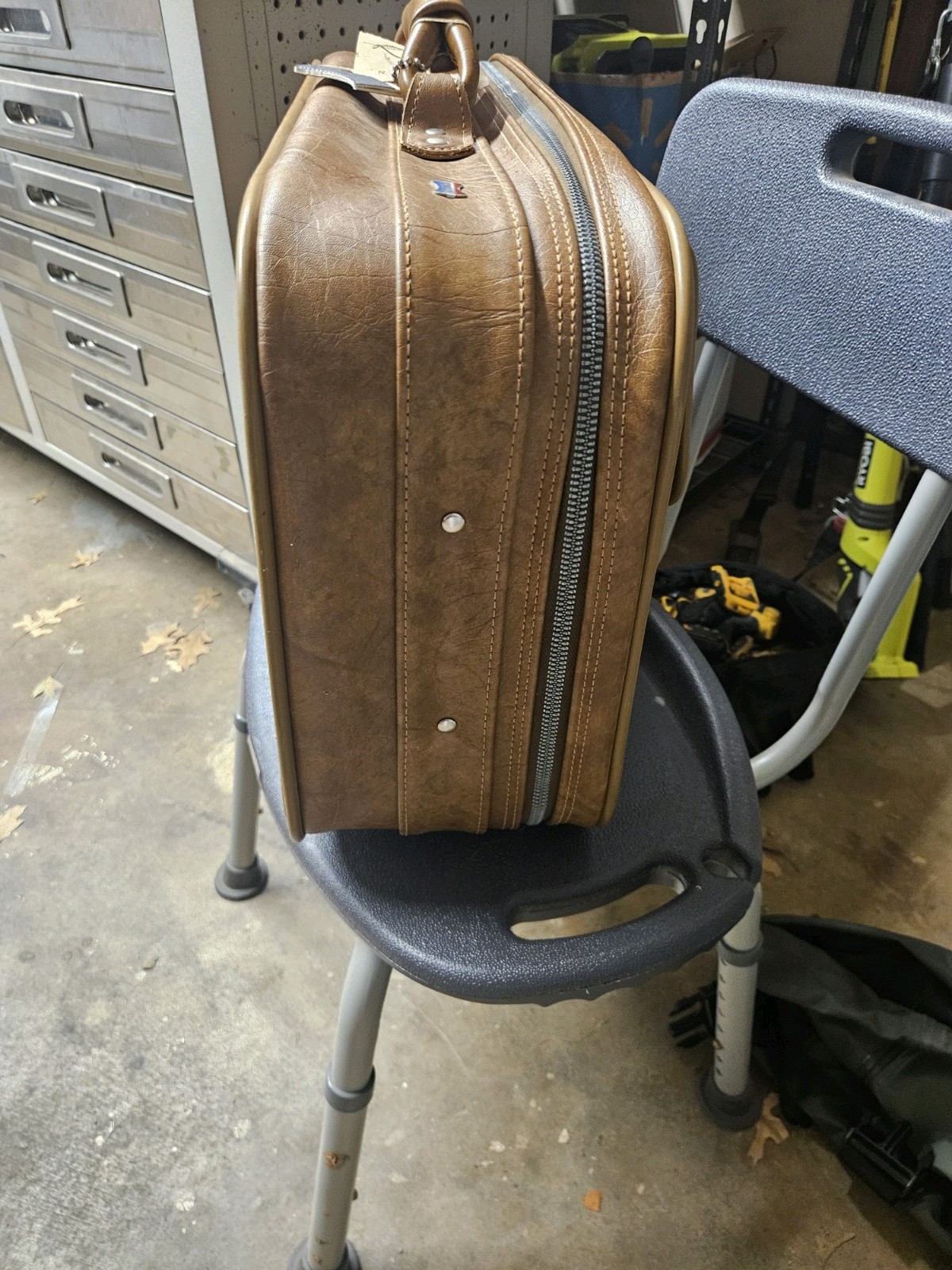AMERICAN TOURISTER CARRY-ON Bag Vintage 1975 SUITCASE Luggage tan brown