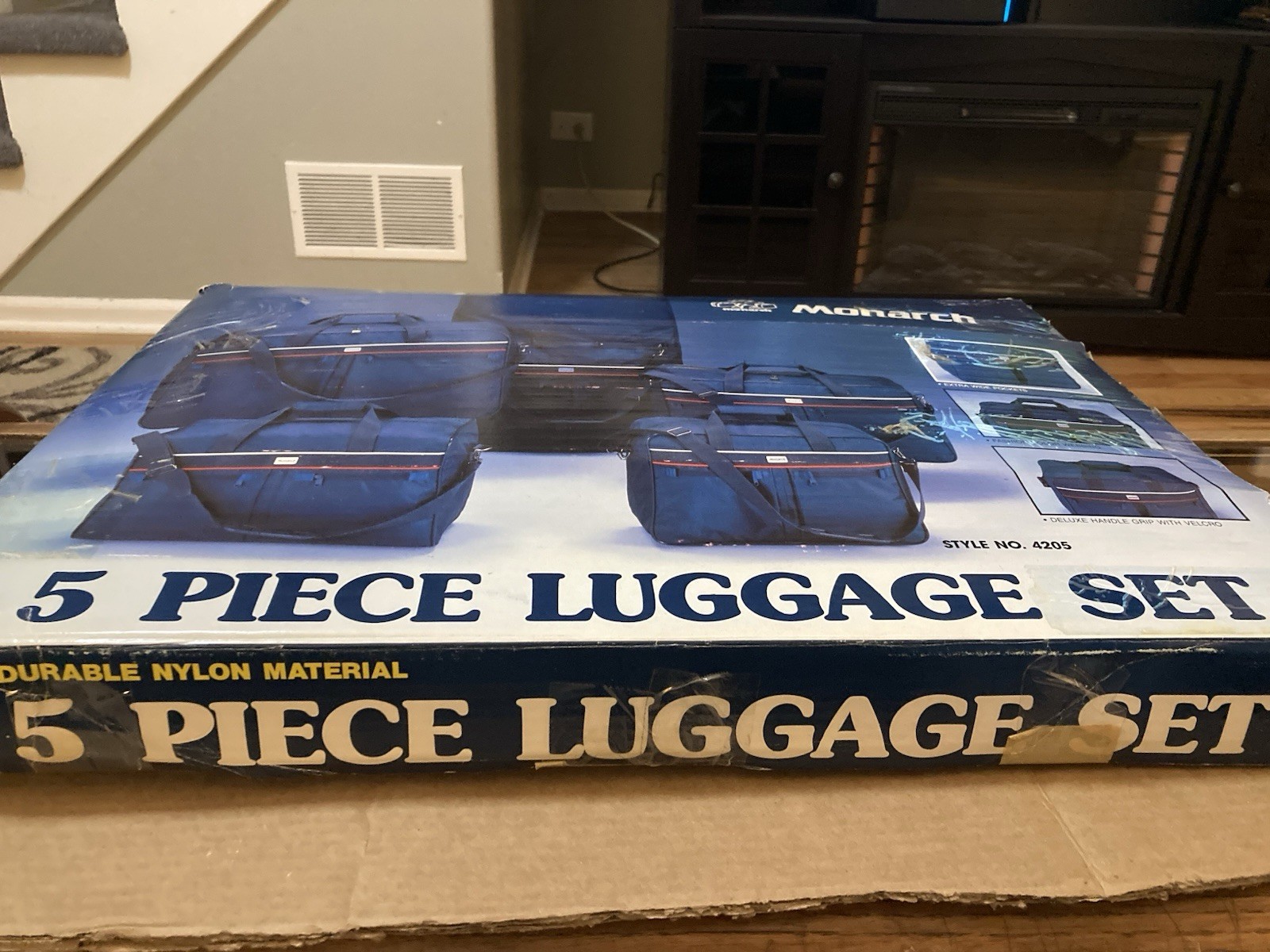 Vintage Monarch 5 Piece Luggage Set Style #4205 NEW OLD STOCK