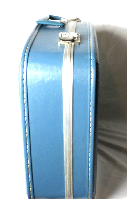 2 Vintage 1960’s Powder Blue Hard Shell Nesting L&M US Suitcases Luggages 3 Keys