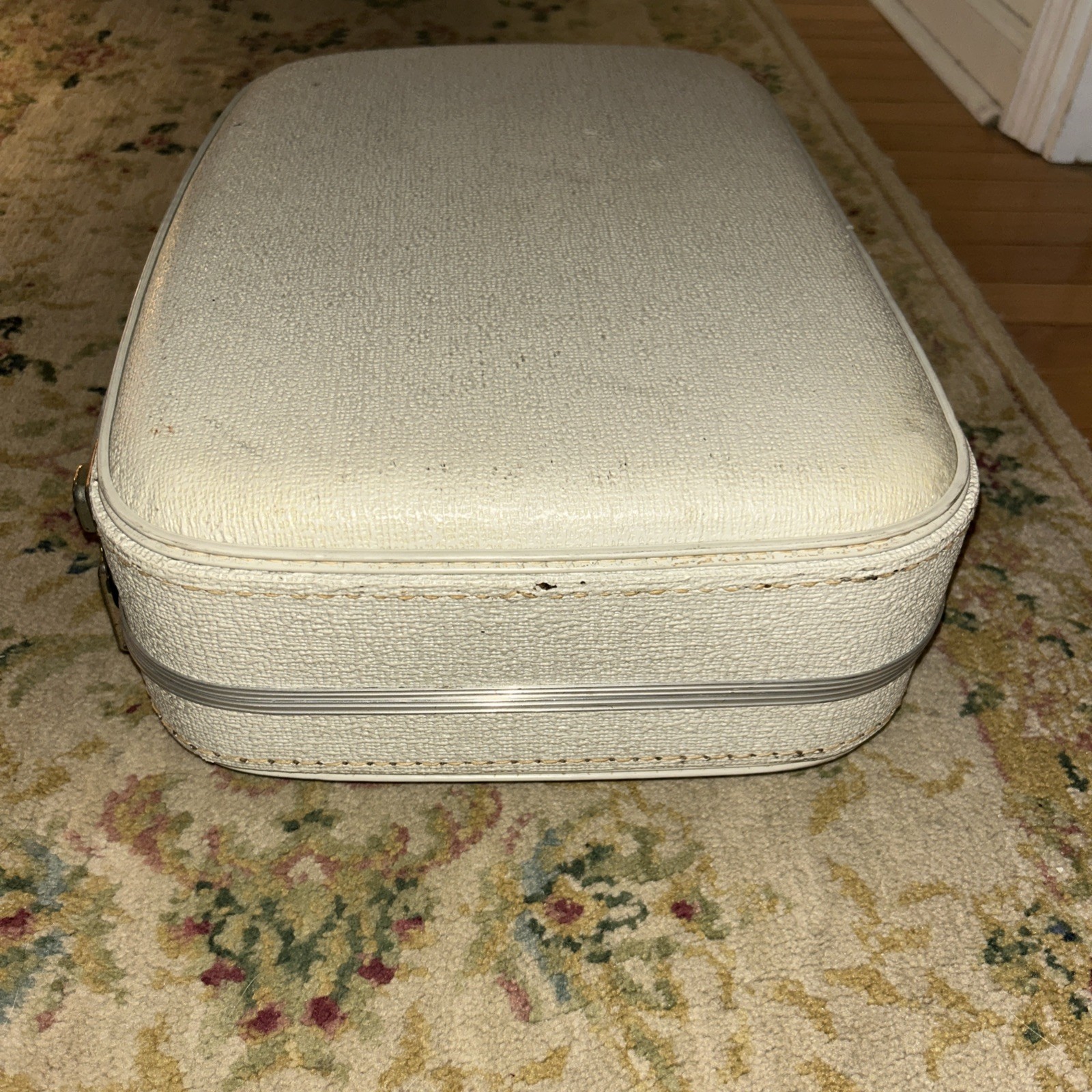 Vintage Beige American Tourister Luggage Suitcase Hard-Shell Grey Interior 17×12