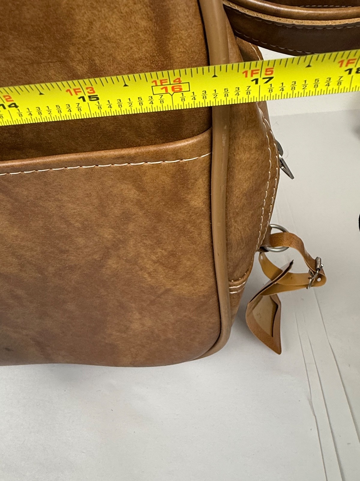 VTG 60’s Amelia Earhart Faux Leather Travel Bag Shoulder Bag Tan Camel 17 x 12″