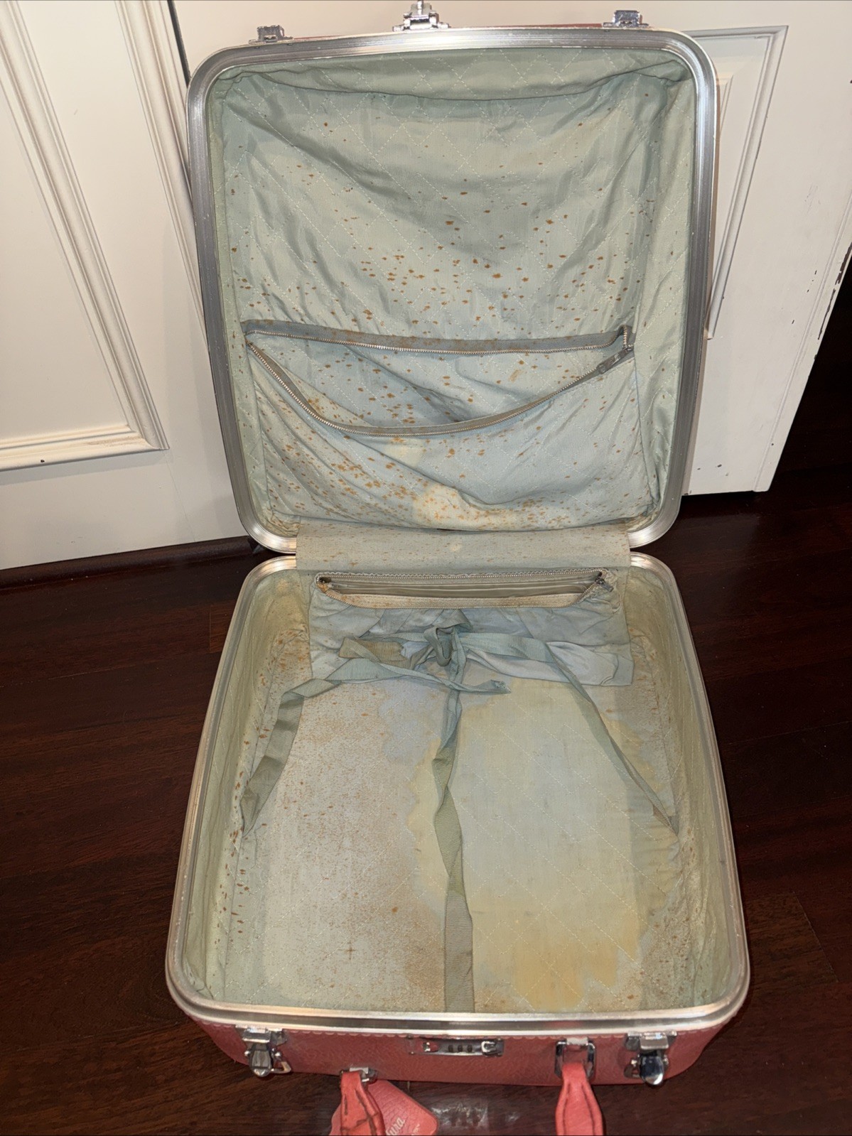 Vintage 60’s 70’s VENTURA PINK and Green Floral SUITCASE