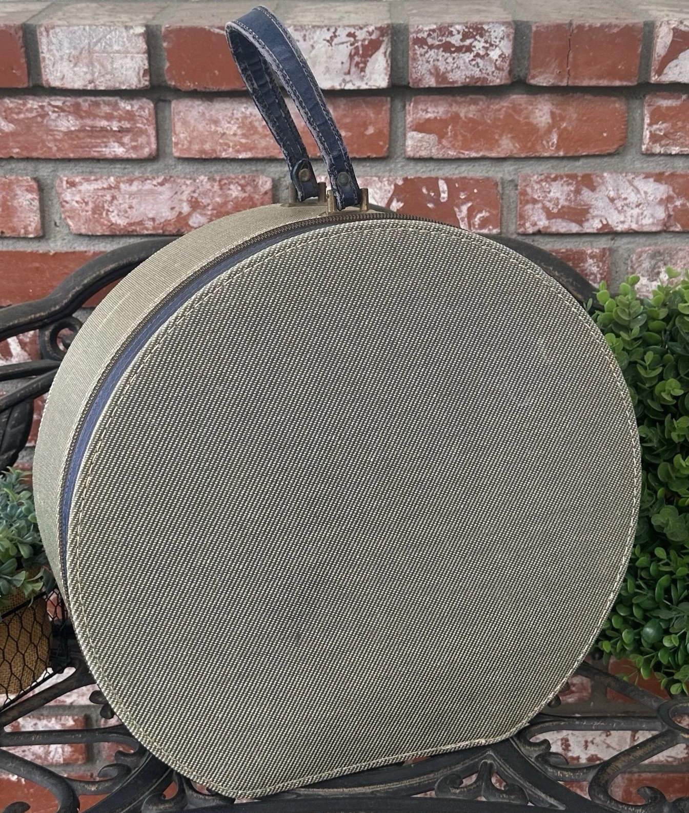 Vintage Munro Magazine Girl Hat Box Luggage; Blue Tweed Faux Lthr/Plaid Interior
